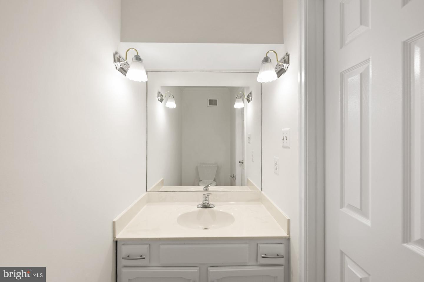 8426 HOLLY LEAF DR, MCLEAN, Virginia 22102, 5 Bedrooms Bedrooms, 24 Rooms Rooms,3 BathroomsBathrooms,Residential,For sale,8426 HOLLY LEAF DR,VAFX2262594 MLS # VAFX2262594