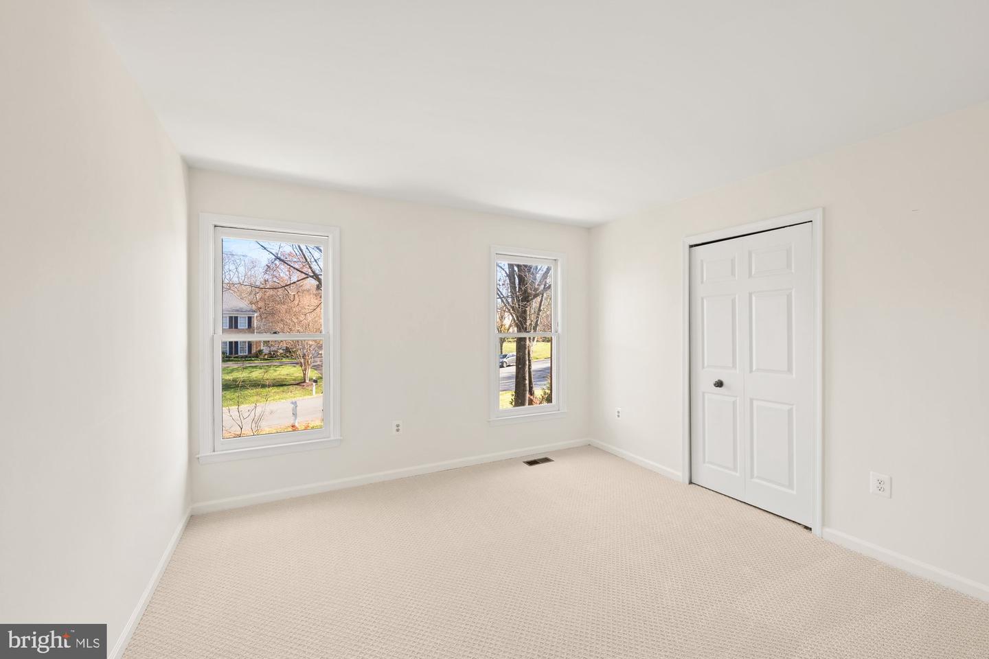 8426 HOLLY LEAF DR, MCLEAN, Virginia 22102, 5 Bedrooms Bedrooms, 24 Rooms Rooms,3 BathroomsBathrooms,Residential,For sale,8426 HOLLY LEAF DR,VAFX2262594 MLS # VAFX2262594