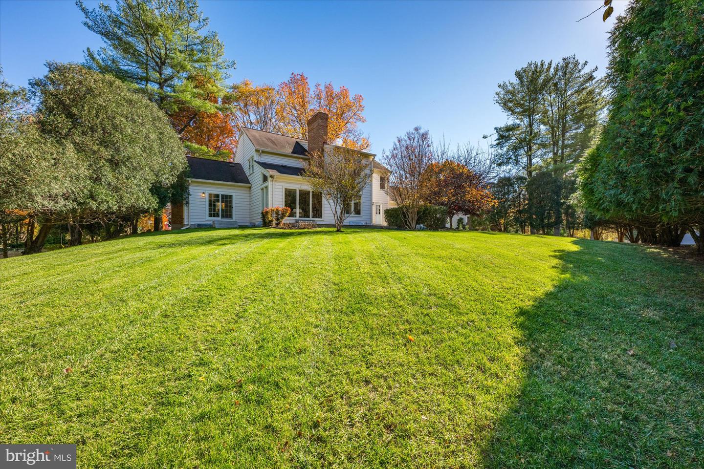 8426 HOLLY LEAF DR, MCLEAN, Virginia 22102, 5 Bedrooms Bedrooms, 24 Rooms Rooms,3 BathroomsBathrooms,Residential,For sale,8426 HOLLY LEAF DR,VAFX2262594 MLS # VAFX2262594