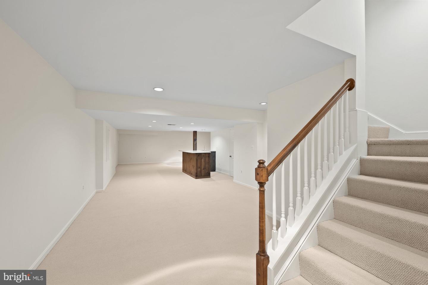 8426 HOLLY LEAF DR, MCLEAN, Virginia 22102, 5 Bedrooms Bedrooms, 24 Rooms Rooms,3 BathroomsBathrooms,Residential,For sale,8426 HOLLY LEAF DR,VAFX2262594 MLS # VAFX2262594