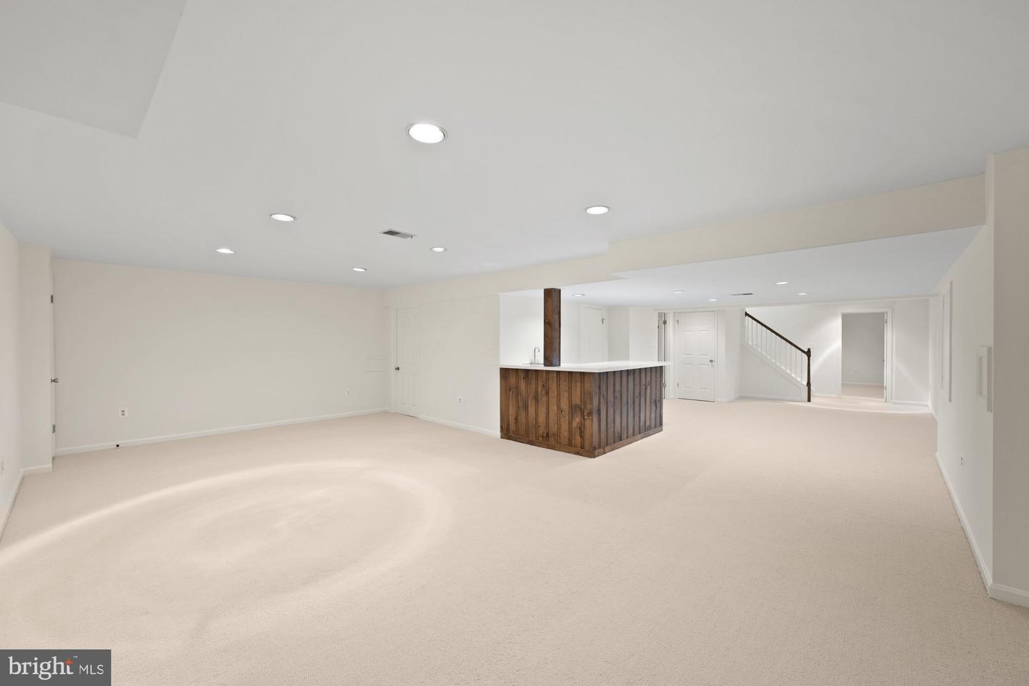 8426 HOLLY LEAF DR, MCLEAN, Virginia 22102, 5 Bedrooms Bedrooms, 24 Rooms Rooms,3 BathroomsBathrooms,Residential,For sale,8426 HOLLY LEAF DR,VAFX2262594 MLS # VAFX2262594