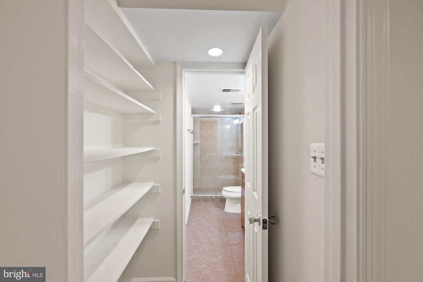 8426 HOLLY LEAF DR, MCLEAN, Virginia 22102, 5 Bedrooms Bedrooms, 24 Rooms Rooms,3 BathroomsBathrooms,Residential,For sale,8426 HOLLY LEAF DR,VAFX2262594 MLS # VAFX2262594