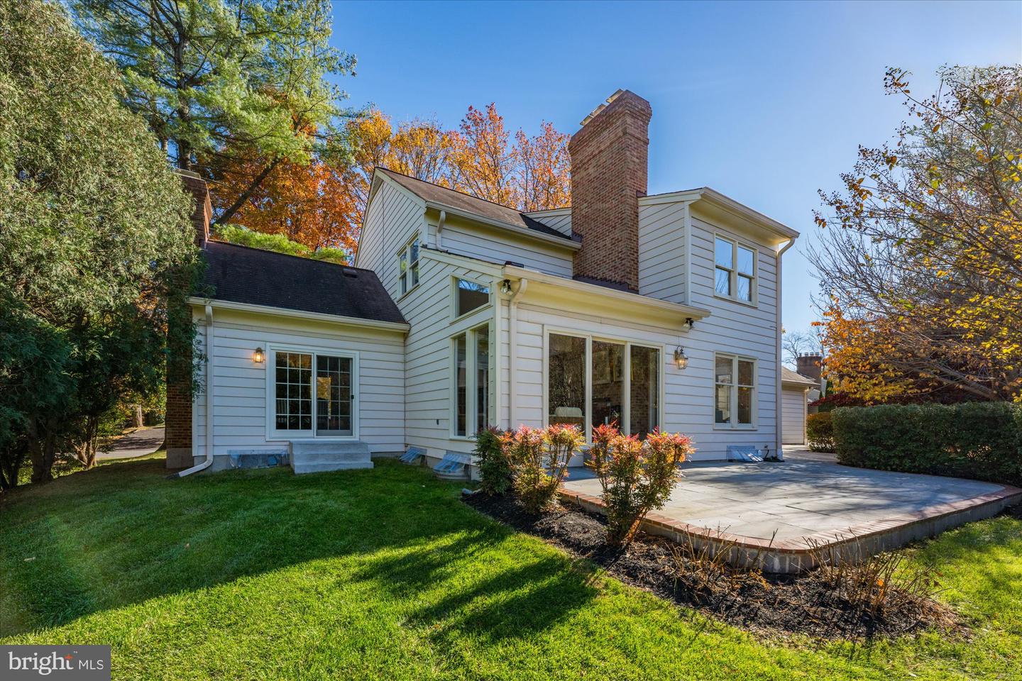 8426 HOLLY LEAF DR, MCLEAN, Virginia 22102, 5 Bedrooms Bedrooms, 24 Rooms Rooms,3 BathroomsBathrooms,Residential,For sale,8426 HOLLY LEAF DR,VAFX2262594 MLS # VAFX2262594