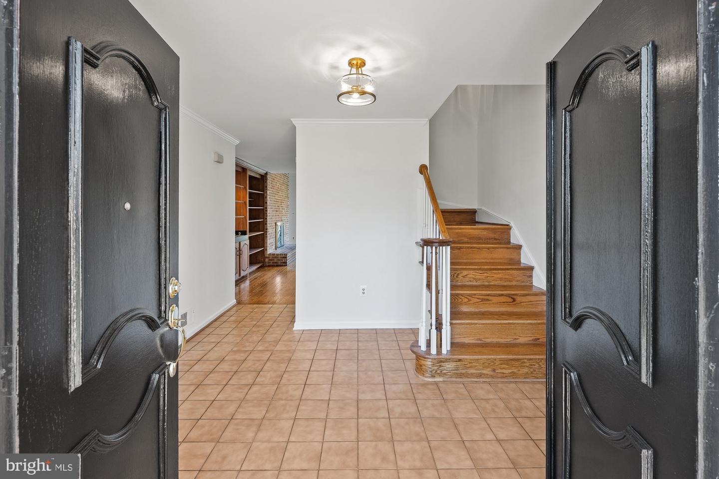 8426 HOLLY LEAF DR, MCLEAN, Virginia 22102, 5 Bedrooms Bedrooms, 24 Rooms Rooms,3 BathroomsBathrooms,Residential,For sale,8426 HOLLY LEAF DR,VAFX2262594 MLS # VAFX2262594