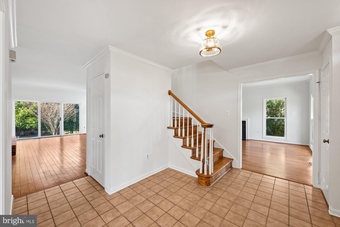 8426 HOLLY LEAF DR, MCLEAN, Virginia 22102, 5 Bedrooms Bedrooms, 24 Rooms Rooms,3 BathroomsBathrooms,Residential,For sale,8426 HOLLY LEAF DR,VAFX2262594 MLS # VAFX2262594