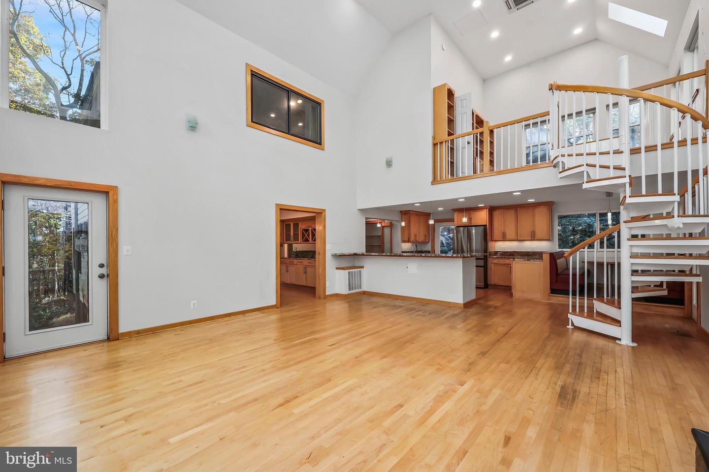 10450 HUNTER VIEW RD, VIENNA, Virginia 22181, 4 Bedrooms Bedrooms, ,3 BathroomsBathrooms,Residential,For sale,10450 HUNTER VIEW RD,VAFX2272954 MLS # VAFX2272954 10450 HUNTER VIEW RD, VIENNA, Virginia 22181, 4 Bedrooms Bedrooms, ,3 BathroomsBathrooms,Residential,For sale,10450 HUNTER VIEW RD,VAFX2272954 MLS # VAFX2272954