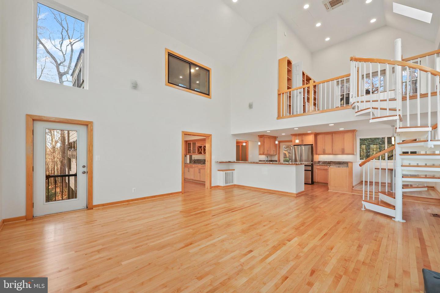 10450 HUNTER VIEW RD, VIENNA, Virginia 22181, 4 Bedrooms Bedrooms, ,3 BathroomsBathrooms,Residential,For sale,10450 HUNTER VIEW RD,VAFX2272954 MLS # VAFX2272954 10450 HUNTER VIEW RD, VIENNA, Virginia 22181, 4 Bedrooms Bedrooms, ,3 BathroomsBathrooms,Residential,For sale,10450 HUNTER VIEW RD,VAFX2272954 MLS # VAFX2272954