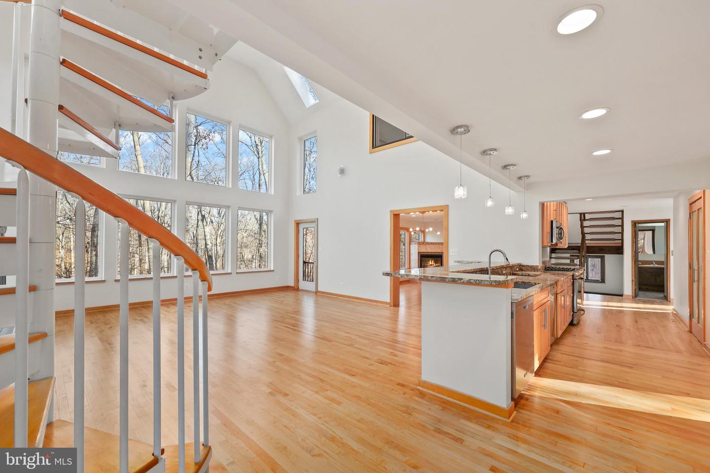 10450 HUNTER VIEW RD, VIENNA, Virginia 22181, 4 Bedrooms Bedrooms, ,3 BathroomsBathrooms,Residential,For sale,10450 HUNTER VIEW RD,VAFX2272954 MLS # VAFX2272954 10450 HUNTER VIEW RD, VIENNA, Virginia 22181, 4 Bedrooms Bedrooms, ,3 BathroomsBathrooms,Residential,For sale,10450 HUNTER VIEW RD,VAFX2272954 MLS # VAFX2272954