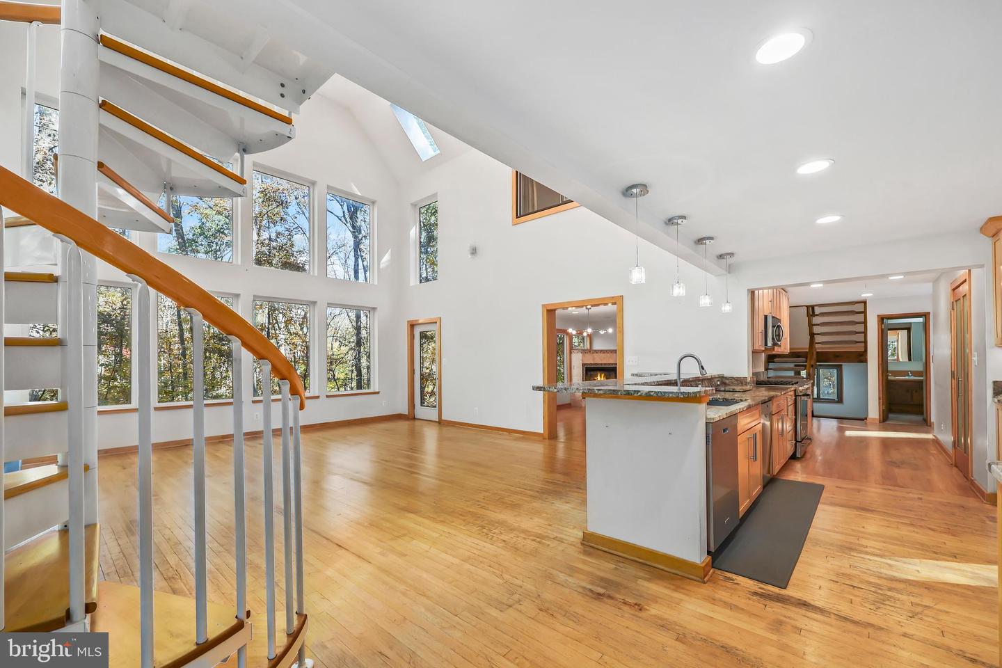 10450 HUNTER VIEW RD, VIENNA, Virginia 22181, 4 Bedrooms Bedrooms, ,3 BathroomsBathrooms,Residential,For sale,10450 HUNTER VIEW RD,VAFX2272954 MLS # VAFX2272954 10450 HUNTER VIEW RD, VIENNA, Virginia 22181, 4 Bedrooms Bedrooms, ,3 BathroomsBathrooms,Residential,For sale,10450 HUNTER VIEW RD,VAFX2272954 MLS # VAFX2272954