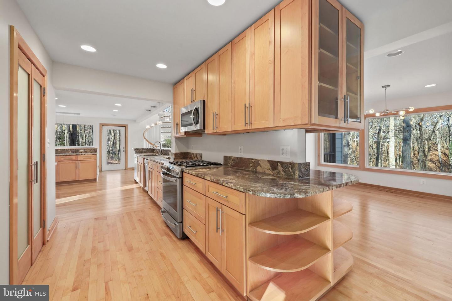 10450 HUNTER VIEW RD, VIENNA, Virginia 22181, 4 Bedrooms Bedrooms, ,3 BathroomsBathrooms,Residential,For sale,10450 HUNTER VIEW RD,VAFX2272954 MLS # VAFX2272954 10450 HUNTER VIEW RD, VIENNA, Virginia 22181, 4 Bedrooms Bedrooms, ,3 BathroomsBathrooms,Residential,For sale,10450 HUNTER VIEW RD,VAFX2272954 MLS # VAFX2272954