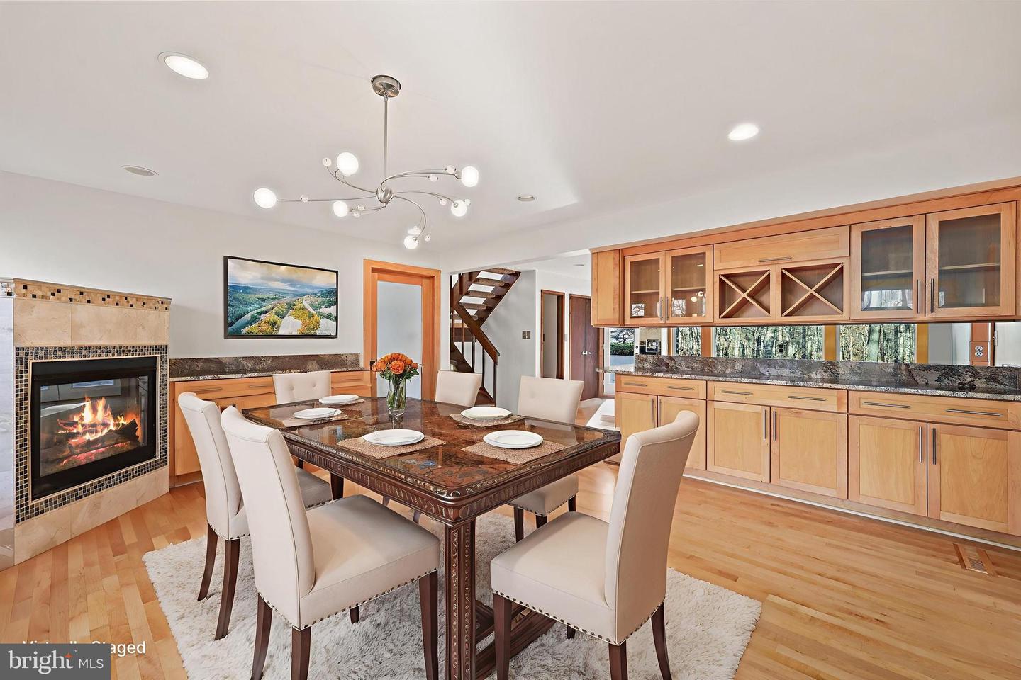 10450 HUNTER VIEW RD, VIENNA, Virginia 22181, 4 Bedrooms Bedrooms, ,3 BathroomsBathrooms,Residential,For sale,10450 HUNTER VIEW RD,VAFX2272954 MLS # VAFX2272954 10450 HUNTER VIEW RD, VIENNA, Virginia 22181, 4 Bedrooms Bedrooms, ,3 BathroomsBathrooms,Residential,For sale,10450 HUNTER VIEW RD,VAFX2272954 MLS # VAFX2272954