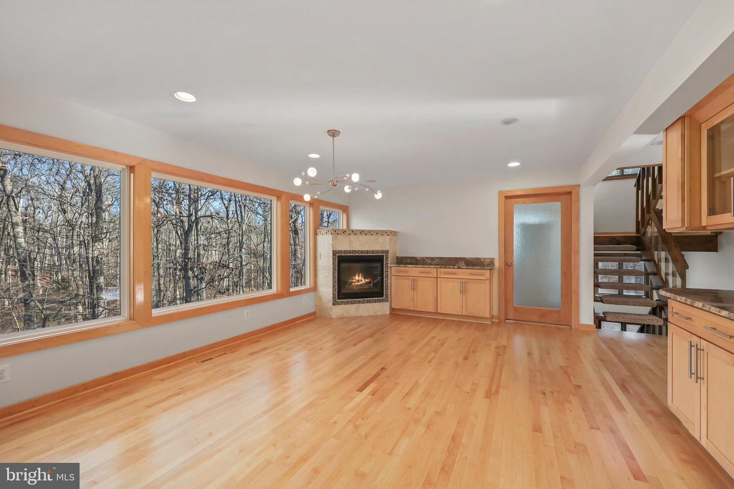 10450 HUNTER VIEW RD, VIENNA, Virginia 22181, 4 Bedrooms Bedrooms, ,3 BathroomsBathrooms,Residential,For sale,10450 HUNTER VIEW RD,VAFX2272954 MLS # VAFX2272954 10450 HUNTER VIEW RD, VIENNA, Virginia 22181, 4 Bedrooms Bedrooms, ,3 BathroomsBathrooms,Residential,For sale,10450 HUNTER VIEW RD,VAFX2272954 MLS # VAFX2272954