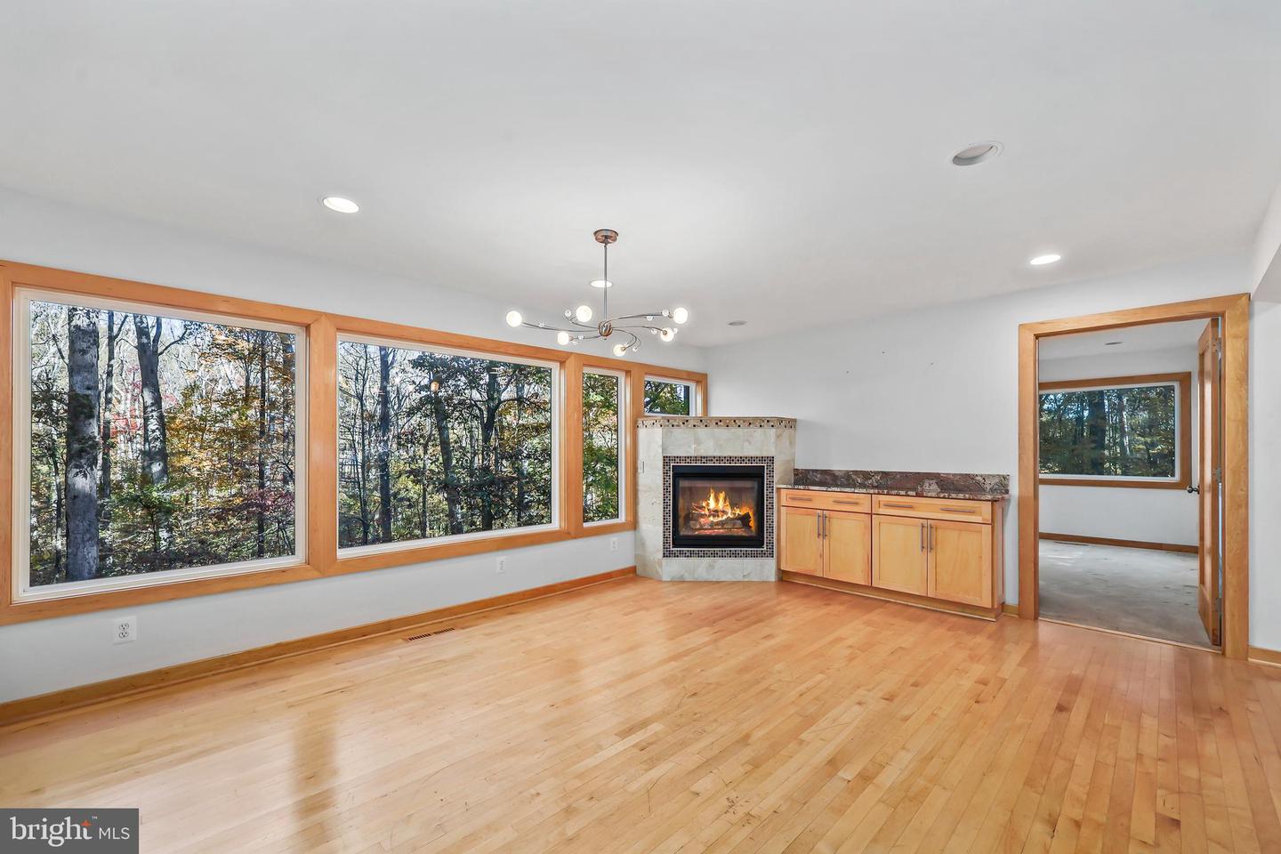 10450 HUNTER VIEW RD, VIENNA, Virginia 22181, 4 Bedrooms Bedrooms, ,3 BathroomsBathrooms,Residential,For sale,10450 HUNTER VIEW RD,VAFX2272954 MLS # VAFX2272954 10450 HUNTER VIEW RD, VIENNA, Virginia 22181, 4 Bedrooms Bedrooms, ,3 BathroomsBathrooms,Residential,For sale,10450 HUNTER VIEW RD,VAFX2272954 MLS # VAFX2272954