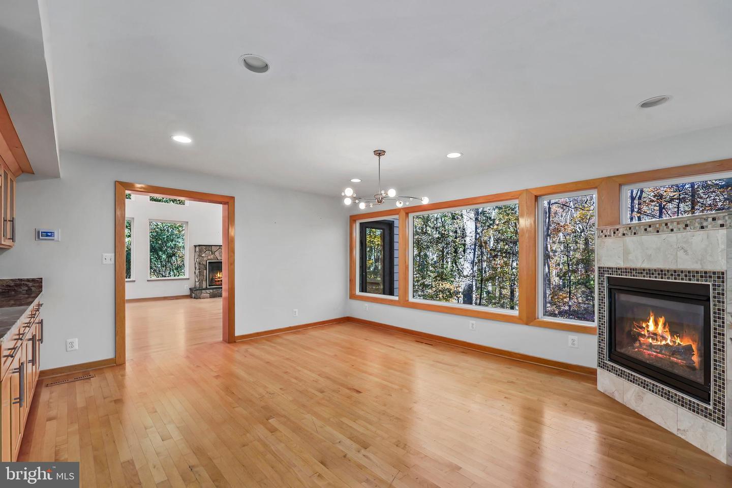 10450 HUNTER VIEW RD, VIENNA, Virginia 22181, 4 Bedrooms Bedrooms, ,3 BathroomsBathrooms,Residential,For sale,10450 HUNTER VIEW RD,VAFX2272954 MLS # VAFX2272954 10450 HUNTER VIEW RD, VIENNA, Virginia 22181, 4 Bedrooms Bedrooms, ,3 BathroomsBathrooms,Residential,For sale,10450 HUNTER VIEW RD,VAFX2272954 MLS # VAFX2272954