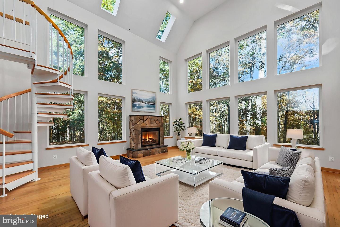 10450 HUNTER VIEW RD, VIENNA, Virginia 22181, 4 Bedrooms Bedrooms, ,3 BathroomsBathrooms,Residential,For sale,10450 HUNTER VIEW RD,VAFX2272954 MLS # VAFX2272954 10450 HUNTER VIEW RD, VIENNA, Virginia 22181, 4 Bedrooms Bedrooms, ,3 BathroomsBathrooms,Residential,For sale,10450 HUNTER VIEW RD,VAFX2272954 MLS # VAFX2272954