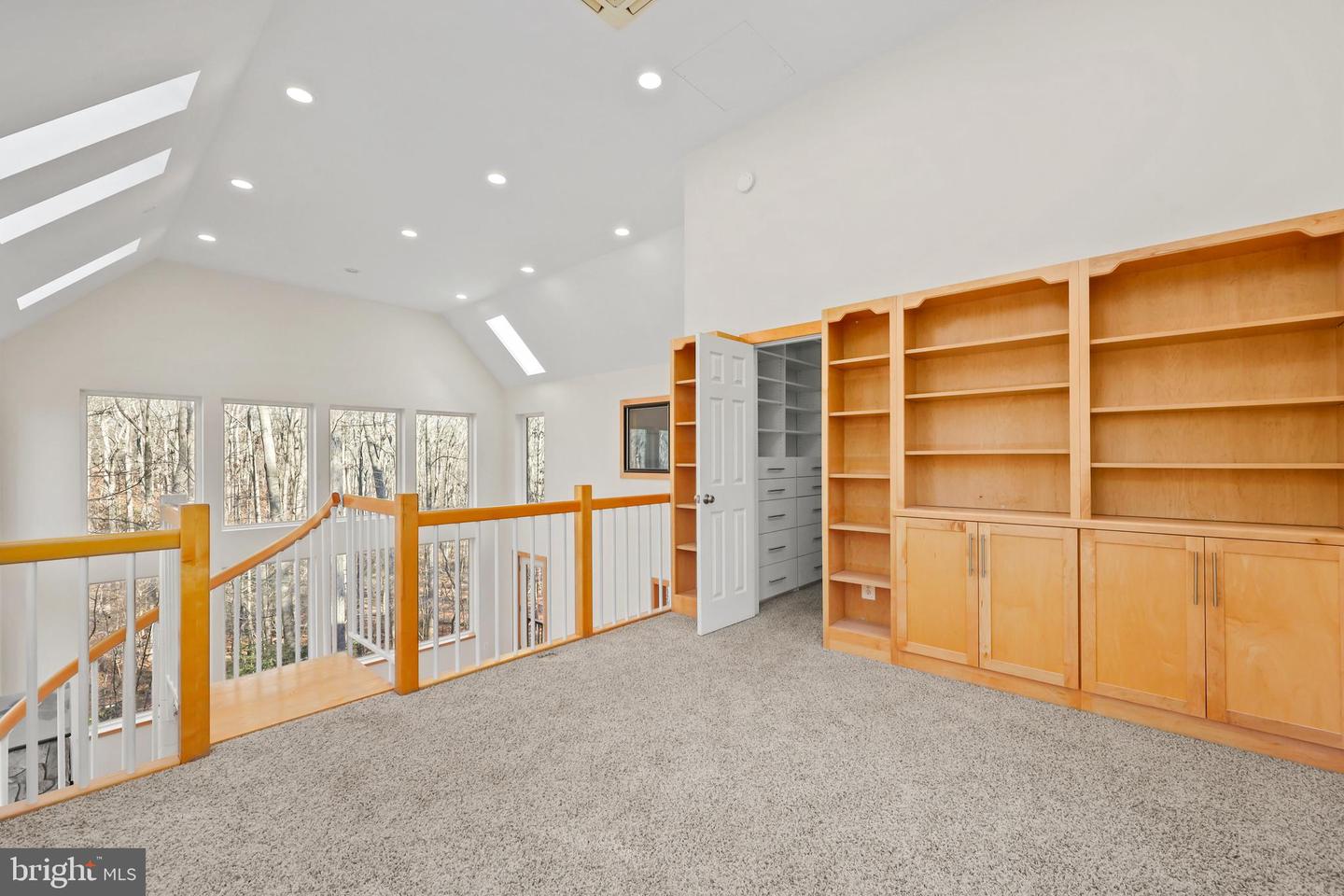 10450 HUNTER VIEW RD, VIENNA, Virginia 22181, 4 Bedrooms Bedrooms, ,3 BathroomsBathrooms,Residential,For sale,10450 HUNTER VIEW RD,VAFX2272954 MLS # VAFX2272954 10450 HUNTER VIEW RD, VIENNA, Virginia 22181, 4 Bedrooms Bedrooms, ,3 BathroomsBathrooms,Residential,For sale,10450 HUNTER VIEW RD,VAFX2272954 MLS # VAFX2272954