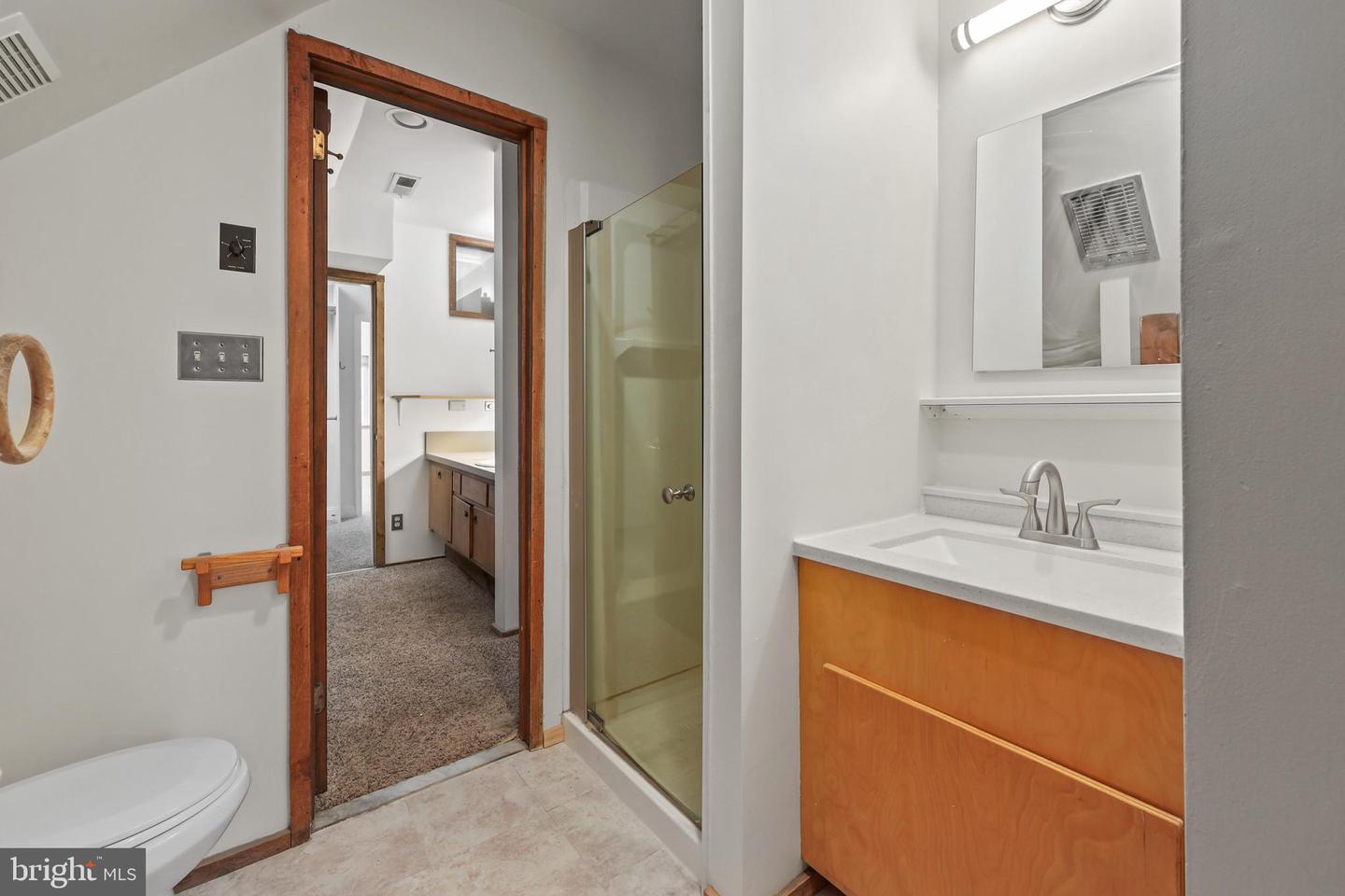 10450 HUNTER VIEW RD, VIENNA, Virginia 22181, 4 Bedrooms Bedrooms, ,3 BathroomsBathrooms,Residential,For sale,10450 HUNTER VIEW RD,VAFX2272954 MLS # VAFX2272954 10450 HUNTER VIEW RD, VIENNA, Virginia 22181, 4 Bedrooms Bedrooms, ,3 BathroomsBathrooms,Residential,For sale,10450 HUNTER VIEW RD,VAFX2272954 MLS # VAFX2272954