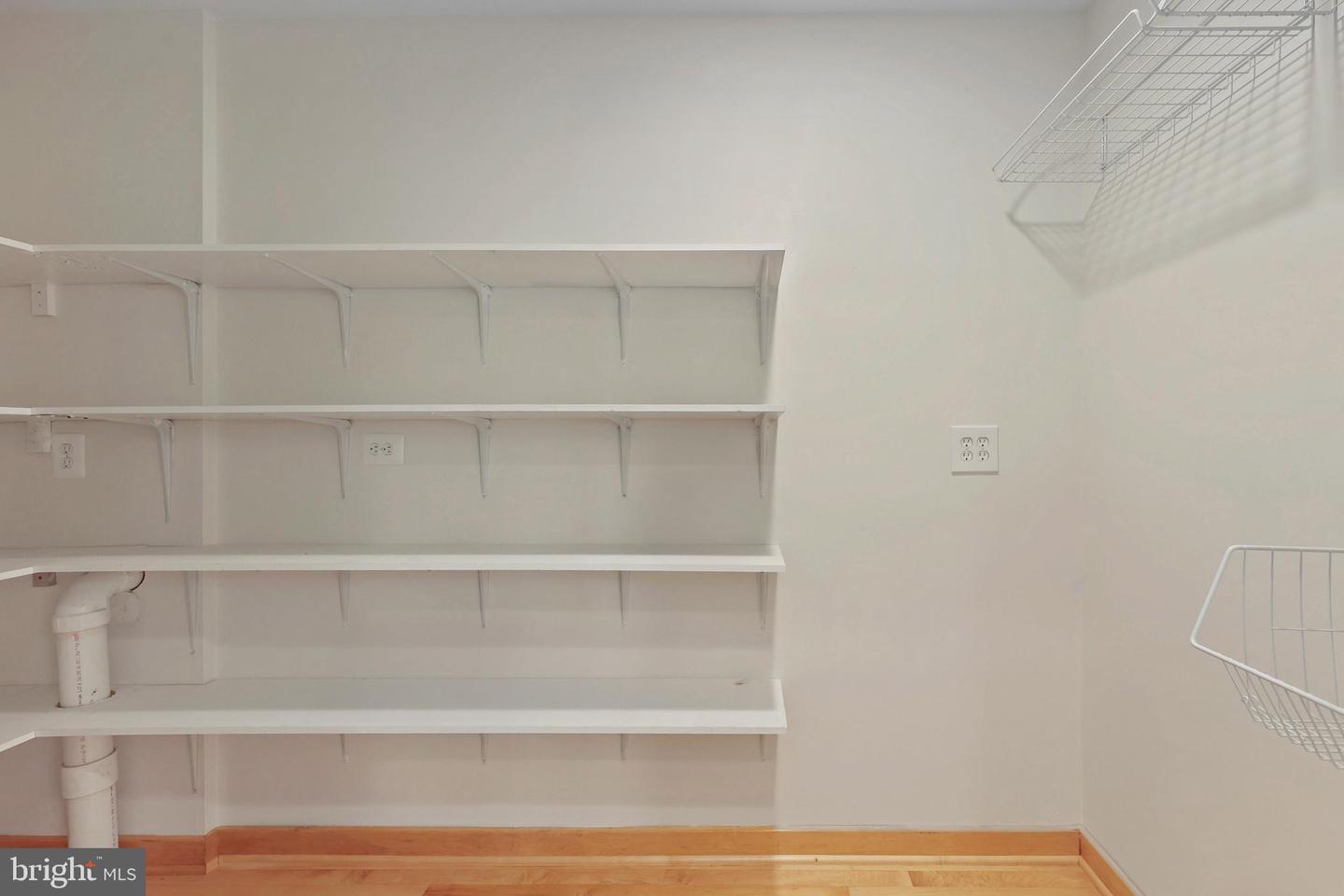 10450 HUNTER VIEW RD, VIENNA, Virginia 22181, 4 Bedrooms Bedrooms, ,3 BathroomsBathrooms,Residential,For sale,10450 HUNTER VIEW RD,VAFX2272954 MLS # VAFX2272954 10450 HUNTER VIEW RD, VIENNA, Virginia 22181, 4 Bedrooms Bedrooms, ,3 BathroomsBathrooms,Residential,For sale,10450 HUNTER VIEW RD,VAFX2272954 MLS # VAFX2272954