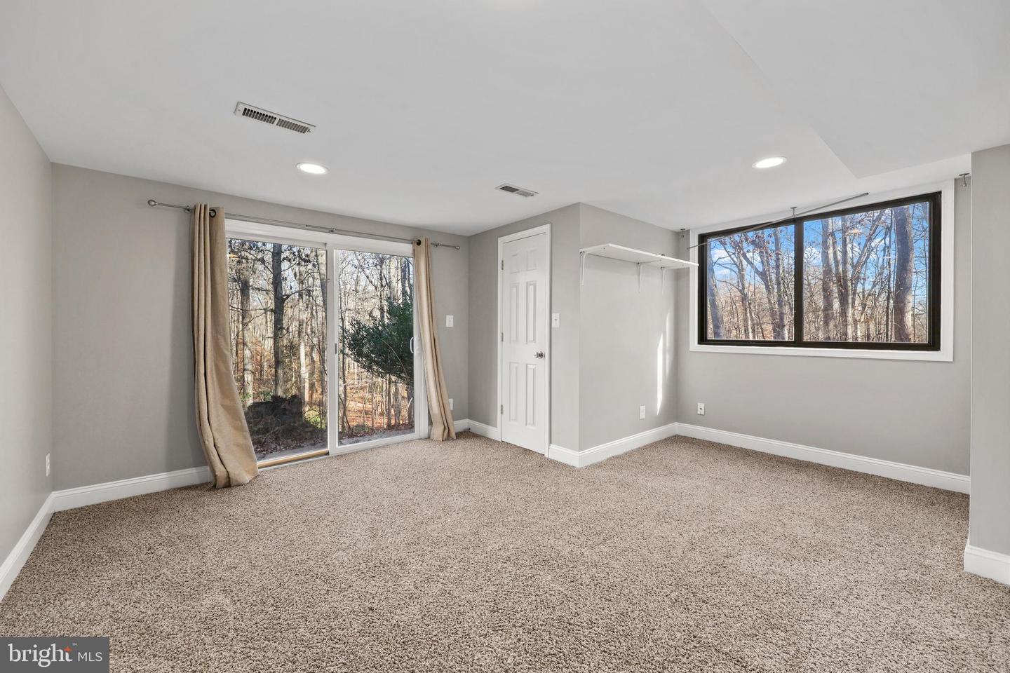 10450 HUNTER VIEW RD, VIENNA, Virginia 22181, 4 Bedrooms Bedrooms, ,3 BathroomsBathrooms,Residential,For sale,10450 HUNTER VIEW RD,VAFX2272954 MLS # VAFX2272954 10450 HUNTER VIEW RD, VIENNA, Virginia 22181, 4 Bedrooms Bedrooms, ,3 BathroomsBathrooms,Residential,For sale,10450 HUNTER VIEW RD,VAFX2272954 MLS # VAFX2272954