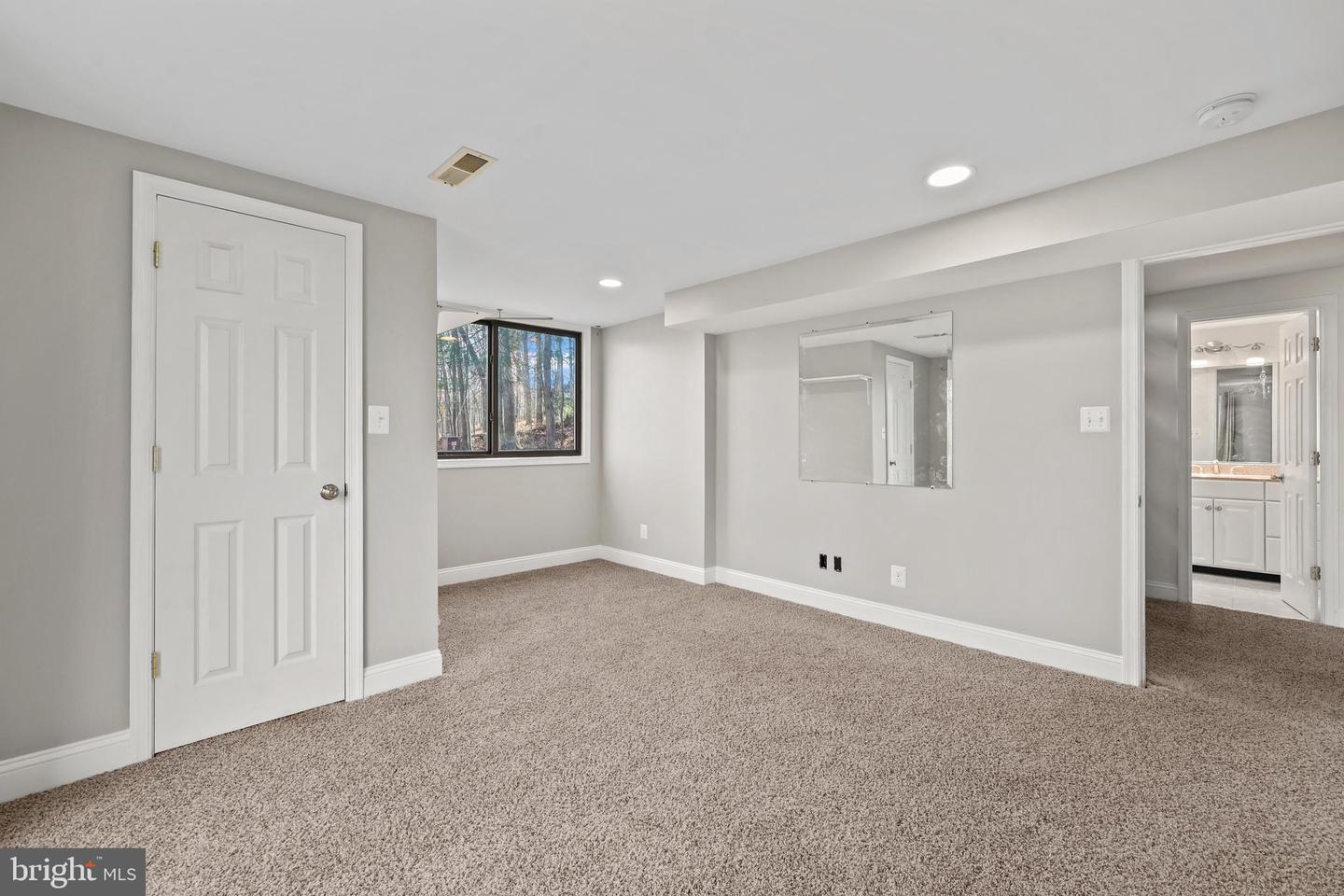 10450 HUNTER VIEW RD, VIENNA, Virginia 22181, 4 Bedrooms Bedrooms, ,3 BathroomsBathrooms,Residential,For sale,10450 HUNTER VIEW RD,VAFX2272954 MLS # VAFX2272954 10450 HUNTER VIEW RD, VIENNA, Virginia 22181, 4 Bedrooms Bedrooms, ,3 BathroomsBathrooms,Residential,For sale,10450 HUNTER VIEW RD,VAFX2272954 MLS # VAFX2272954