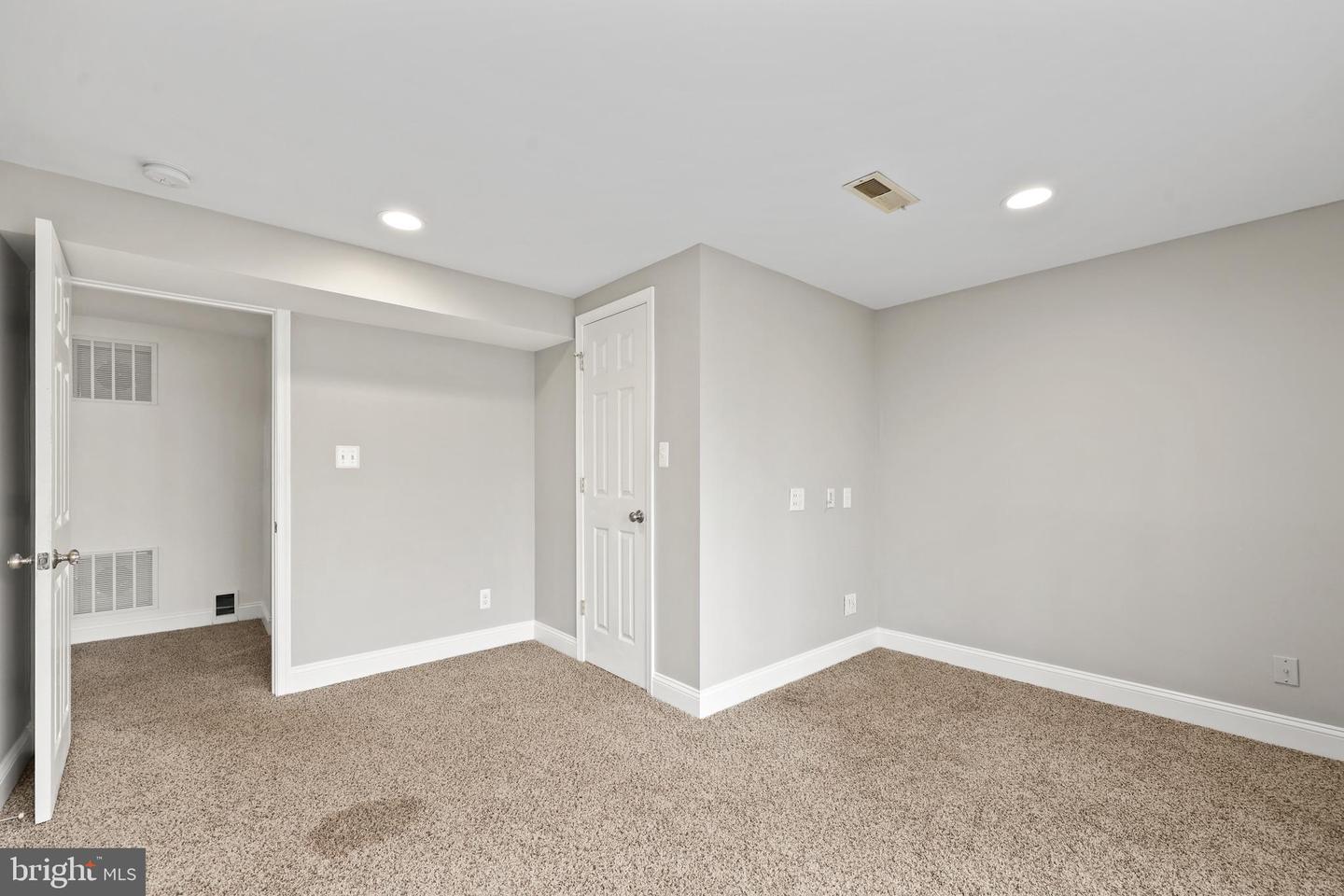 10450 HUNTER VIEW RD, VIENNA, Virginia 22181, 4 Bedrooms Bedrooms, ,3 BathroomsBathrooms,Residential,For sale,10450 HUNTER VIEW RD,VAFX2272954 MLS # VAFX2272954 10450 HUNTER VIEW RD, VIENNA, Virginia 22181, 4 Bedrooms Bedrooms, ,3 BathroomsBathrooms,Residential,For sale,10450 HUNTER VIEW RD,VAFX2272954 MLS # VAFX2272954