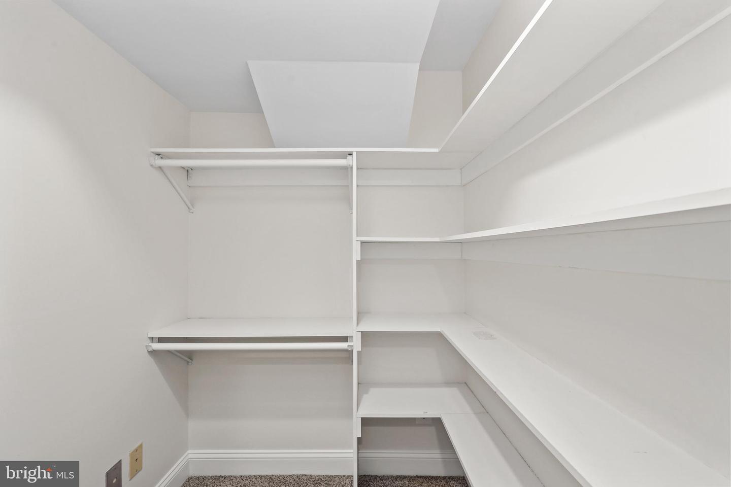 10450 HUNTER VIEW RD, VIENNA, Virginia 22181, 4 Bedrooms Bedrooms, ,3 BathroomsBathrooms,Residential,For sale,10450 HUNTER VIEW RD,VAFX2272954 MLS # VAFX2272954 10450 HUNTER VIEW RD, VIENNA, Virginia 22181, 4 Bedrooms Bedrooms, ,3 BathroomsBathrooms,Residential,For sale,10450 HUNTER VIEW RD,VAFX2272954 MLS # VAFX2272954