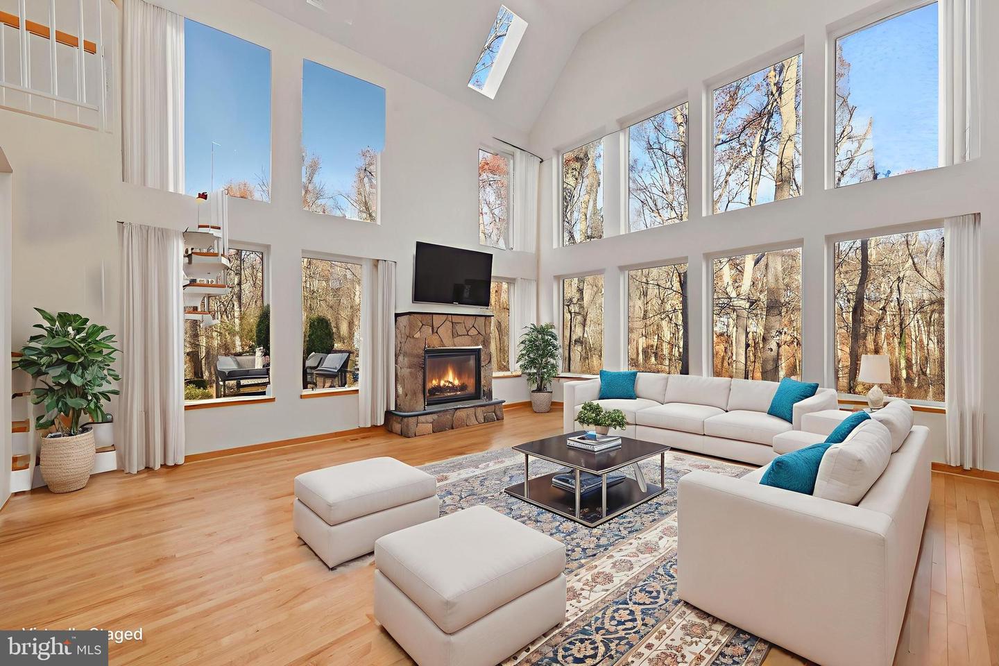 10450 HUNTER VIEW RD, VIENNA, Virginia 22181, 4 Bedrooms Bedrooms, ,3 BathroomsBathrooms,Residential,For sale,10450 HUNTER VIEW RD,VAFX2272954 MLS # VAFX2272954 10450 HUNTER VIEW RD, VIENNA, Virginia 22181, 4 Bedrooms Bedrooms, ,3 BathroomsBathrooms,Residential,For sale,10450 HUNTER VIEW RD,VAFX2272954 MLS # VAFX2272954