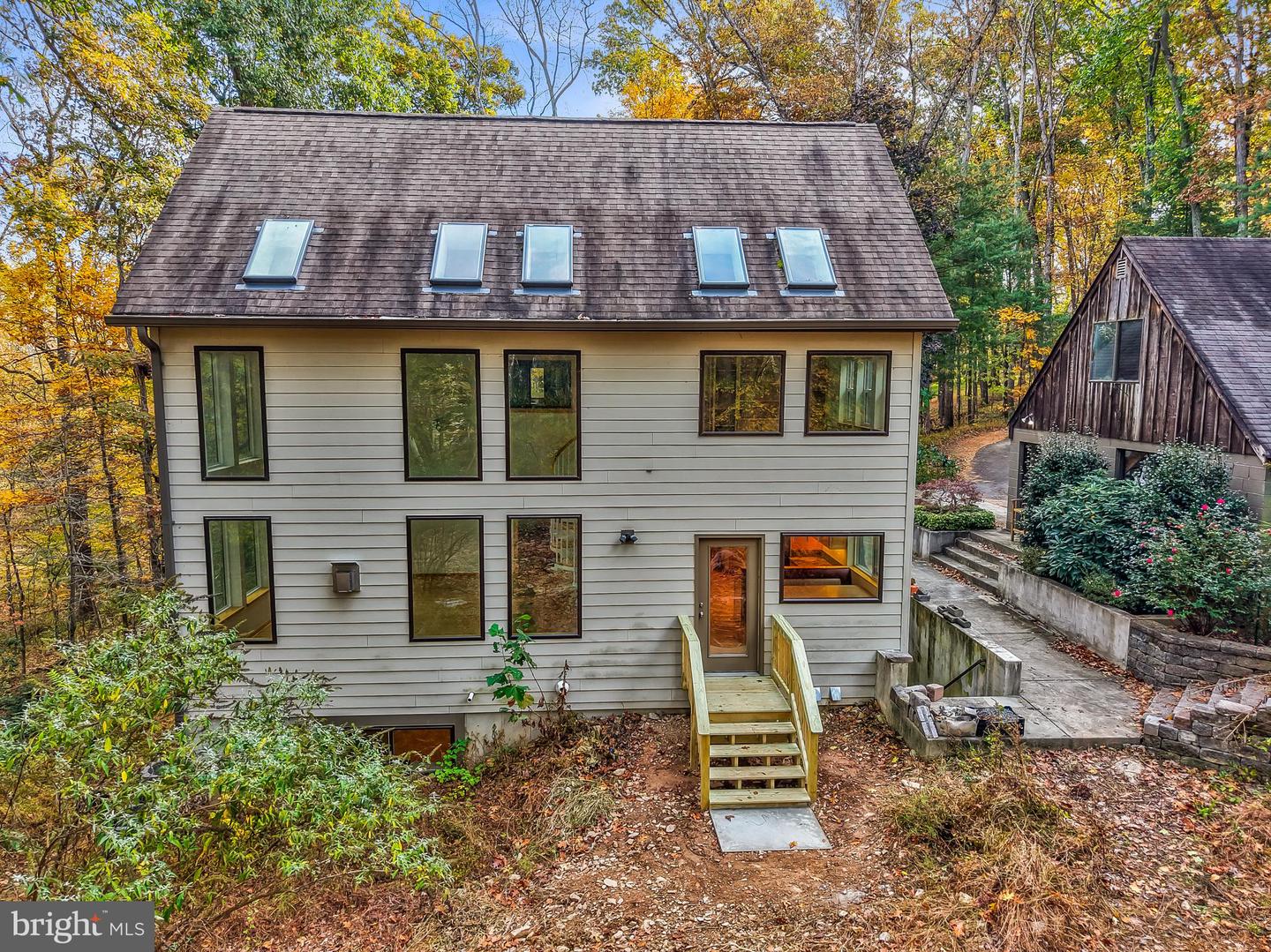 10450 HUNTER VIEW RD, VIENNA, Virginia 22181, 4 Bedrooms Bedrooms, ,3 BathroomsBathrooms,Residential,For sale,10450 HUNTER VIEW RD,VAFX2272954 MLS # VAFX2272954 10450 HUNTER VIEW RD, VIENNA, Virginia 22181, 4 Bedrooms Bedrooms, ,3 BathroomsBathrooms,Residential,For sale,10450 HUNTER VIEW RD,VAFX2272954 MLS # VAFX2272954