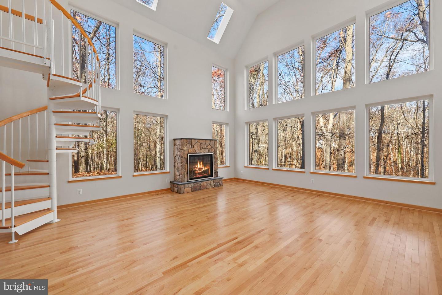 10450 HUNTER VIEW RD, VIENNA, Virginia 22181, 4 Bedrooms Bedrooms, ,3 BathroomsBathrooms,Residential,For sale,10450 HUNTER VIEW RD,VAFX2272954 MLS # VAFX2272954 10450 HUNTER VIEW RD, VIENNA, Virginia 22181, 4 Bedrooms Bedrooms, ,3 BathroomsBathrooms,Residential,For sale,10450 HUNTER VIEW RD,VAFX2272954 MLS # VAFX2272954