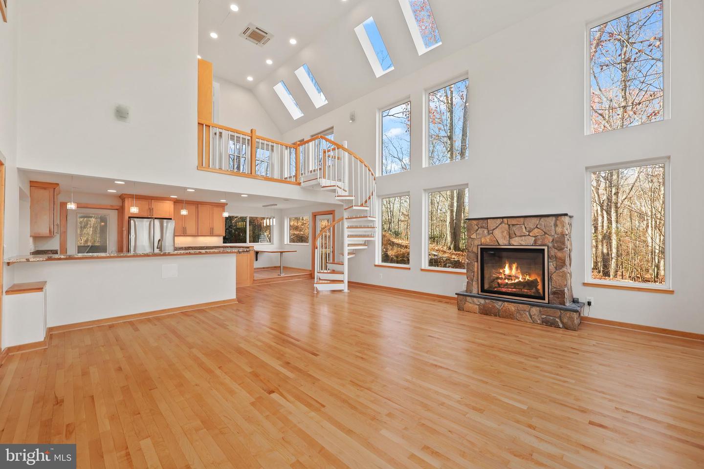 10450 HUNTER VIEW RD, VIENNA, Virginia 22181, 4 Bedrooms Bedrooms, ,3 BathroomsBathrooms,Residential,For sale,10450 HUNTER VIEW RD,VAFX2272954 MLS # VAFX2272954 10450 HUNTER VIEW RD, VIENNA, Virginia 22181, 4 Bedrooms Bedrooms, ,3 BathroomsBathrooms,Residential,For sale,10450 HUNTER VIEW RD,VAFX2272954 MLS # VAFX2272954