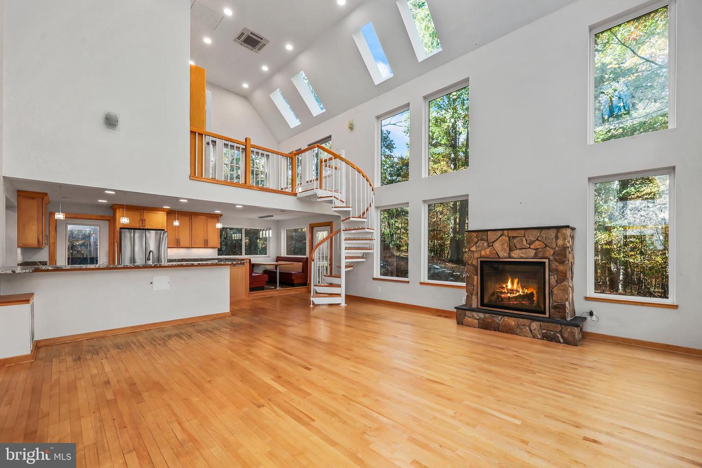 10450 HUNTER VIEW RD, VIENNA, Virginia 22181, 4 Bedrooms Bedrooms, ,3 BathroomsBathrooms,Residential,For sale,10450 HUNTER VIEW RD,VAFX2272954 MLS # VAFX2272954 10450 HUNTER VIEW RD, VIENNA, Virginia 22181, 4 Bedrooms Bedrooms, ,3 BathroomsBathrooms,Residential,For sale,10450 HUNTER VIEW RD,VAFX2272954 MLS # VAFX2272954