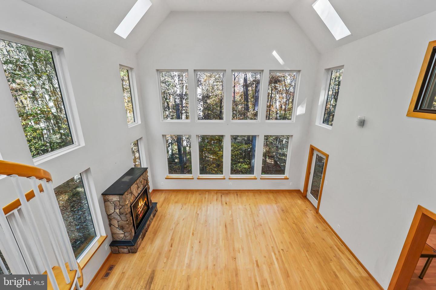 10450 HUNTER VIEW RD, VIENNA, Virginia 22181, 4 Bedrooms Bedrooms, ,3 BathroomsBathrooms,Residential,For sale,10450 HUNTER VIEW RD,VAFX2272954 MLS # VAFX2272954 10450 HUNTER VIEW RD, VIENNA, Virginia 22181, 4 Bedrooms Bedrooms, ,3 BathroomsBathrooms,Residential,For sale,10450 HUNTER VIEW RD,VAFX2272954 MLS # VAFX2272954