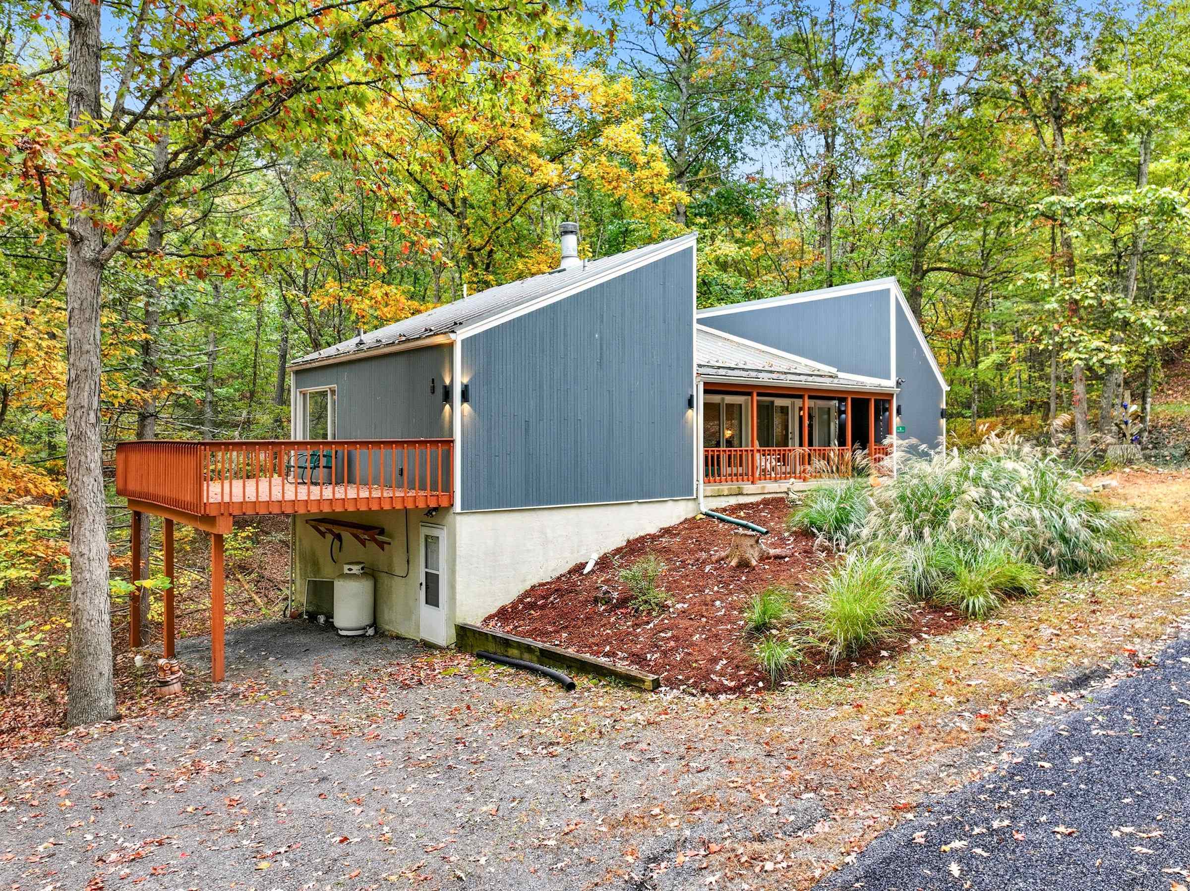 16 SPRUCE HOLLOW RD, BASYE, Virginia 22810, 3 Bedrooms Bedrooms, ,2 BathroomsBathrooms,Residential,16 SPRUCE HOLLOW RD,670088 MLS # 670088