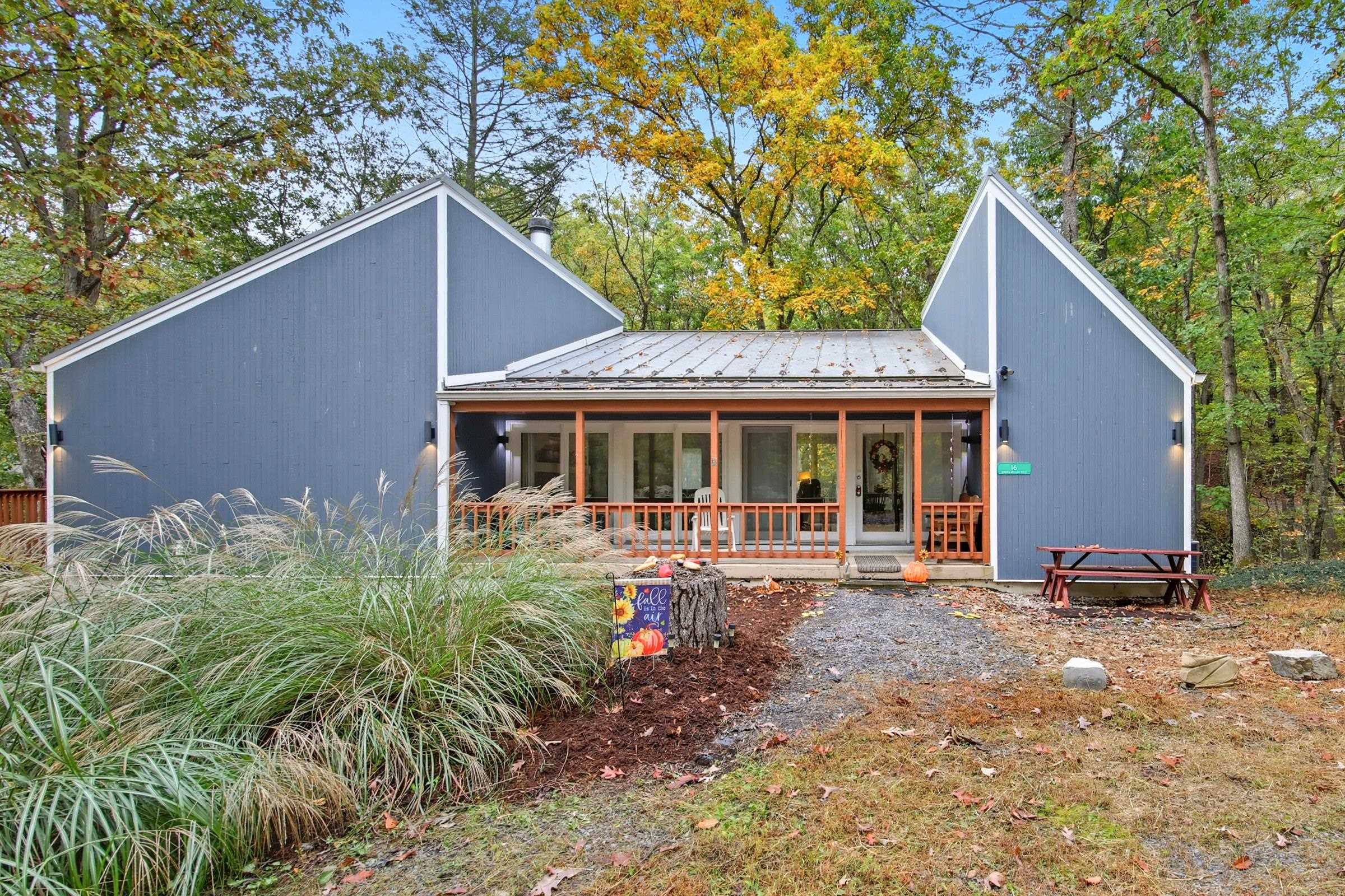 16 SPRUCE HOLLOW RD, BASYE, Virginia 22810, 3 Bedrooms Bedrooms, ,2 BathroomsBathrooms,Residential,16 SPRUCE HOLLOW RD,670088 MLS # 670088