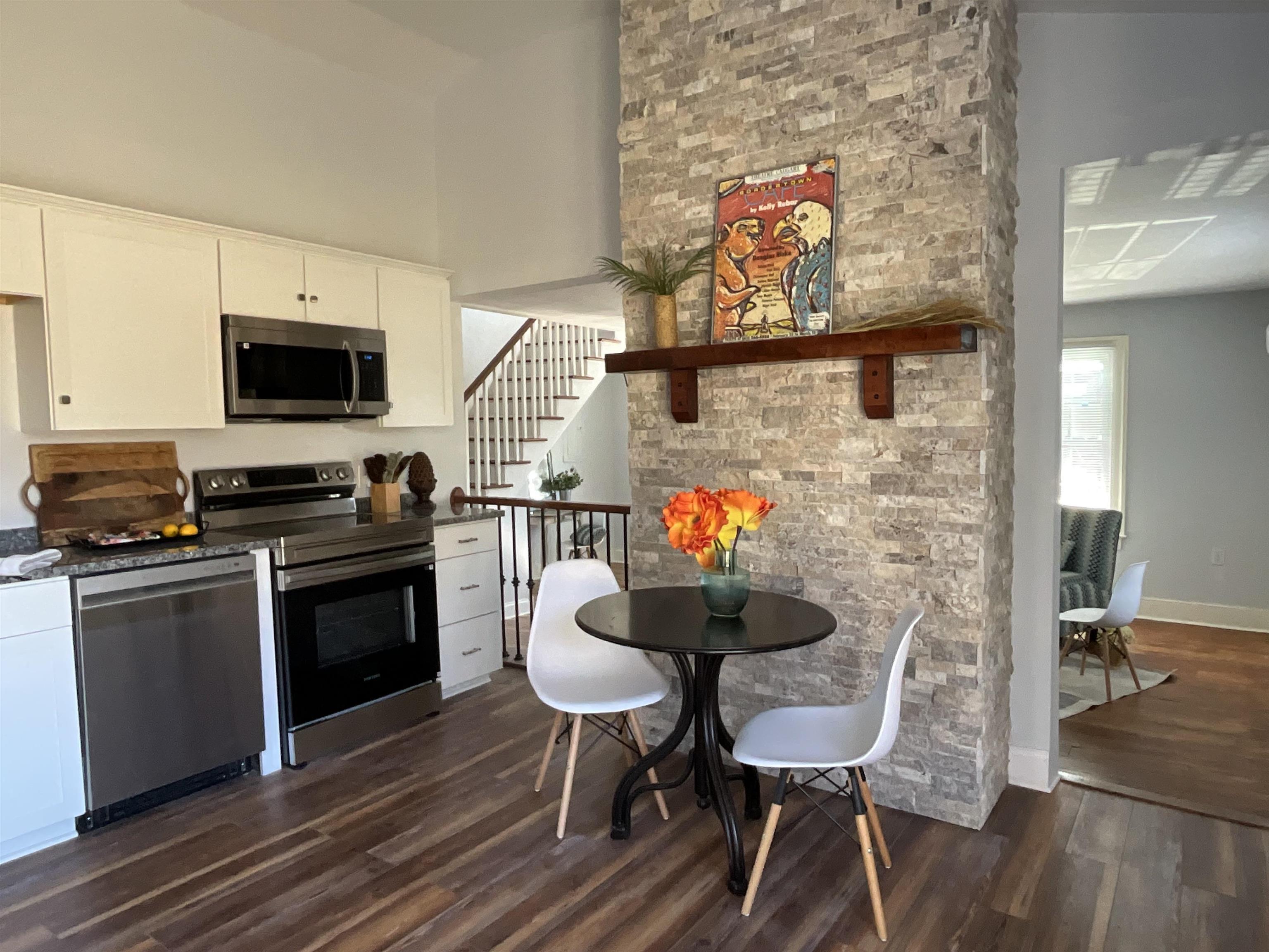 919 STUART ST, STAUNTON, Virginia 24401, 3 Bedrooms Bedrooms, ,2 BathroomsBathrooms,Residential,919 STUART ST,671428 MLS # 671428 919 STUART ST, STAUNTON, Virginia 24401, 3 Bedrooms Bedrooms, ,2 BathroomsBathrooms,Residential,919 STUART ST,671428 MLS # 671428