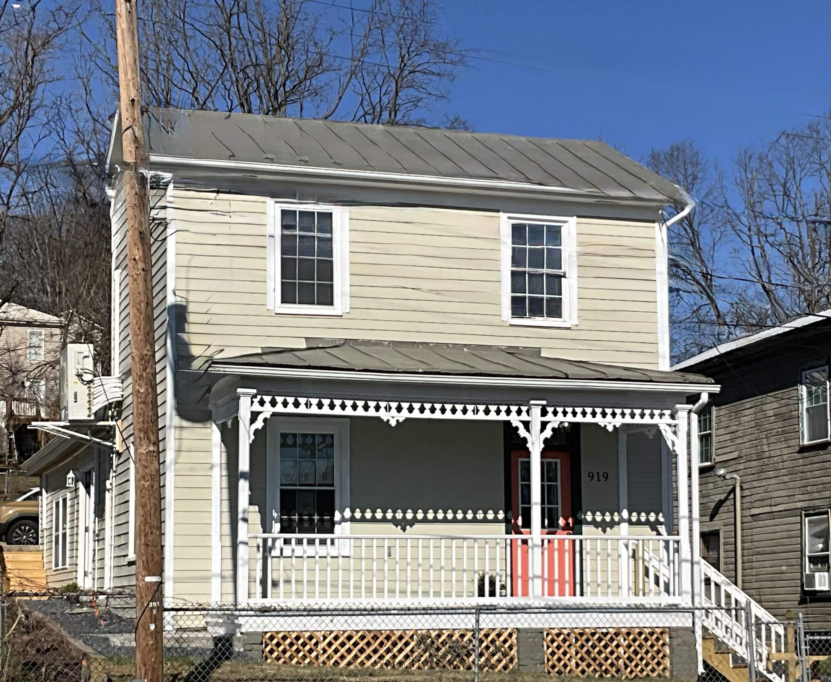 919 STUART ST, STAUNTON, Virginia 24401, 3 Bedrooms Bedrooms, ,2 BathroomsBathrooms,Residential,919 STUART ST,671428 MLS # 671428 919 STUART ST, STAUNTON, Virginia 24401, 3 Bedrooms Bedrooms, ,2 BathroomsBathrooms,Residential,919 STUART ST,671428 MLS # 671428