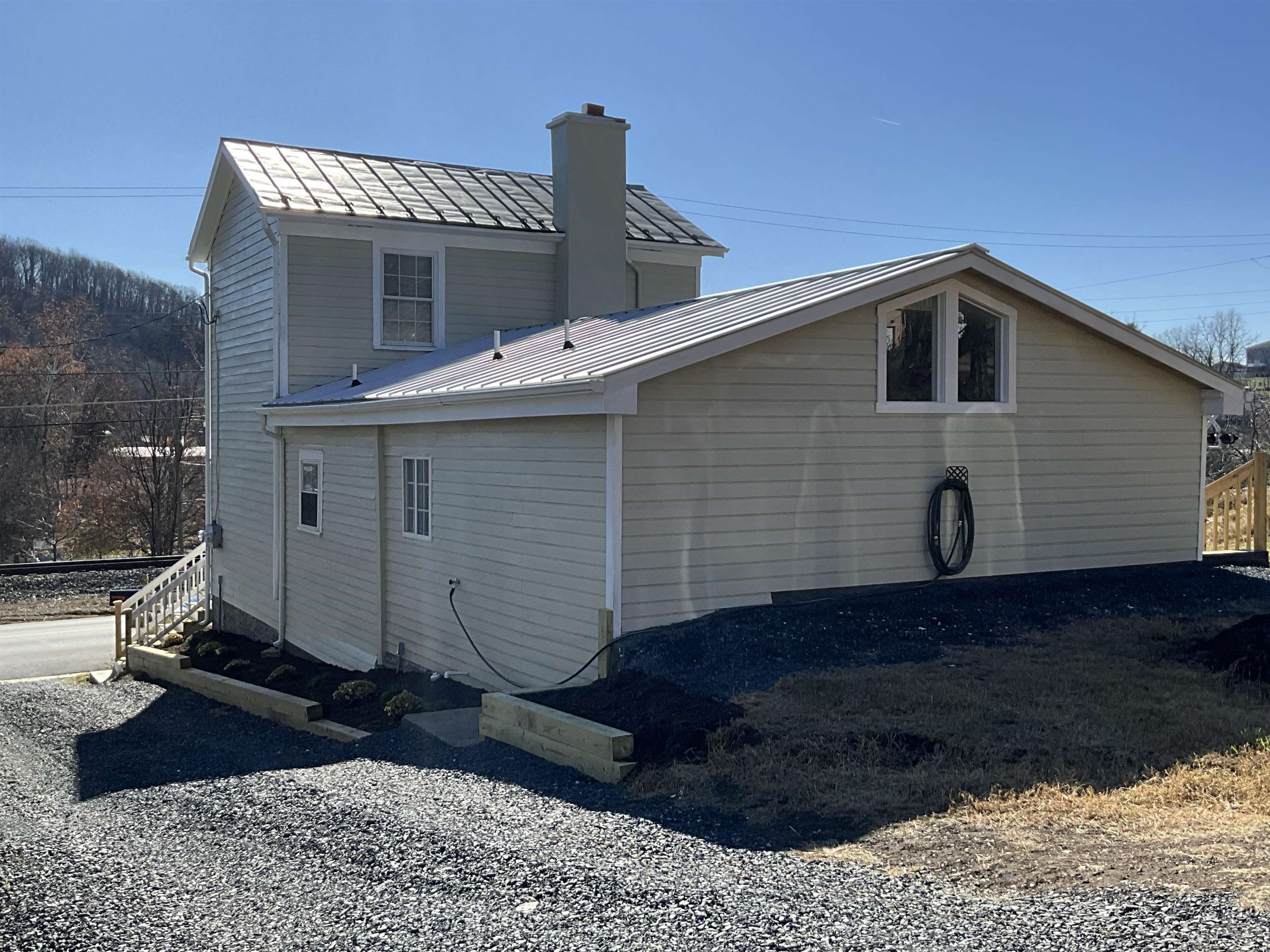 919 STUART ST, STAUNTON, Virginia 24401, 3 Bedrooms Bedrooms, ,2 BathroomsBathrooms,Residential,919 STUART ST,671428 MLS # 671428 919 STUART ST, STAUNTON, Virginia 24401, 3 Bedrooms Bedrooms, ,2 BathroomsBathrooms,Residential,919 STUART ST,671428 MLS # 671428