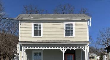 919 STUART ST, STAUNTON, Virginia 24401, 3 Bedrooms Bedrooms, ,2 BathroomsBathrooms,Residential,919 STUART ST,671428 MLS # 671428