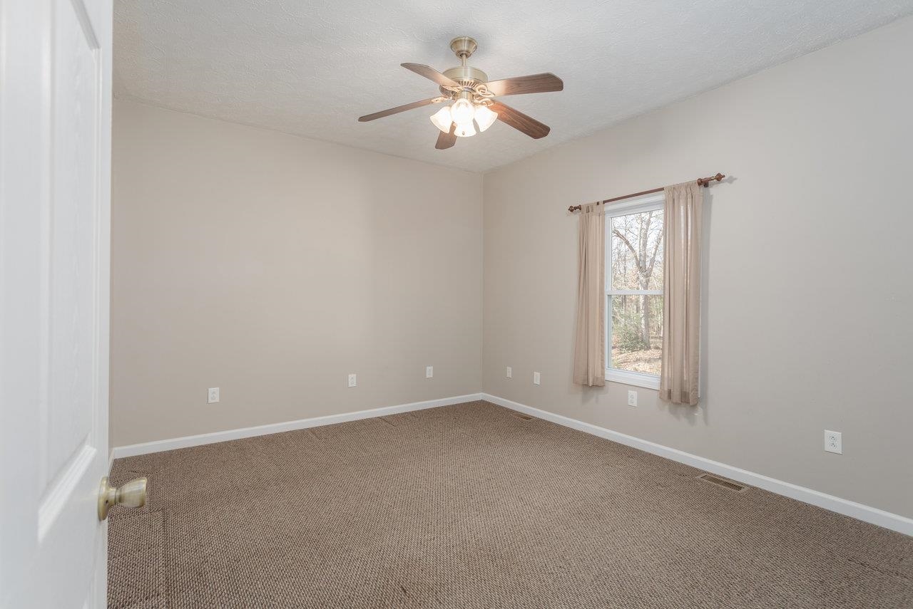 987 RIVERSIDE DR, LURAY, Virginia 22835, 3 Bedrooms Bedrooms, ,2 BathroomsBathrooms,Residential,987 RIVERSIDE DR,671441 MLS # 671441 987 RIVERSIDE DR, LURAY, Virginia 22835, 3 Bedrooms Bedrooms, ,2 BathroomsBathrooms,Residential,987 RIVERSIDE DR,671441 MLS # 671441