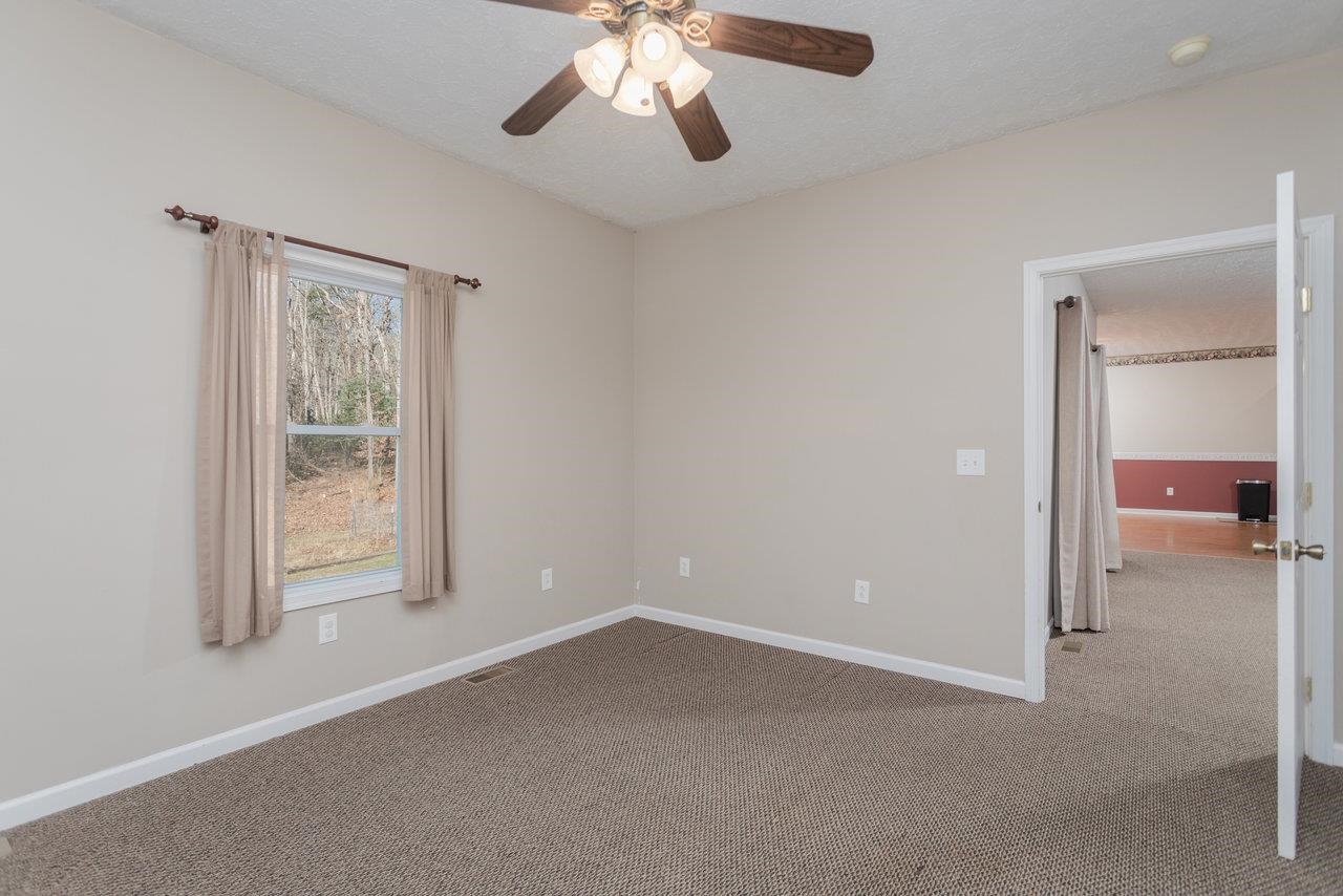 987 RIVERSIDE DR, LURAY, Virginia 22835, 3 Bedrooms Bedrooms, ,2 BathroomsBathrooms,Residential,987 RIVERSIDE DR,671441 MLS # 671441 987 RIVERSIDE DR, LURAY, Virginia 22835, 3 Bedrooms Bedrooms, ,2 BathroomsBathrooms,Residential,987 RIVERSIDE DR,671441 MLS # 671441