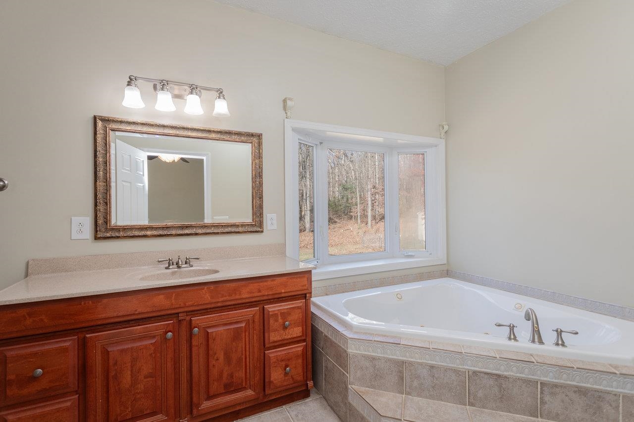 987 RIVERSIDE DR, LURAY, Virginia 22835, 3 Bedrooms Bedrooms, ,2 BathroomsBathrooms,Residential,987 RIVERSIDE DR,671441 MLS # 671441 987 RIVERSIDE DR, LURAY, Virginia 22835, 3 Bedrooms Bedrooms, ,2 BathroomsBathrooms,Residential,987 RIVERSIDE DR,671441 MLS # 671441