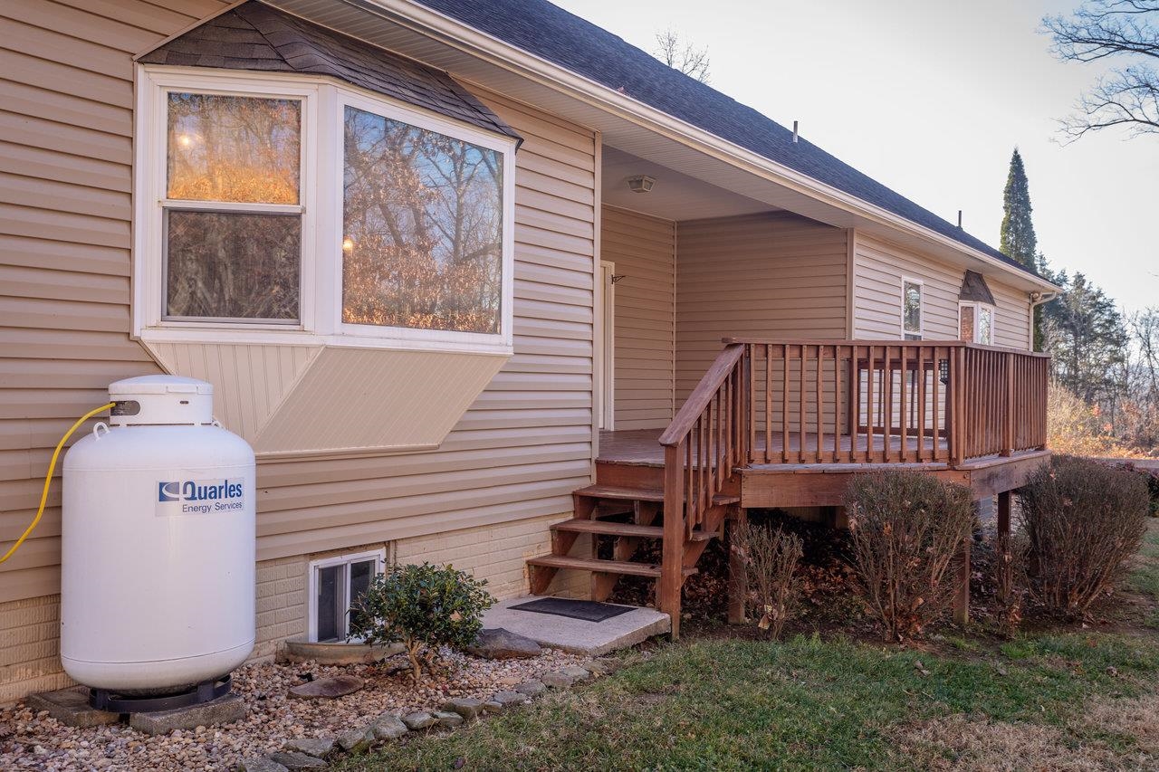 987 RIVERSIDE DR, LURAY, Virginia 22835, 3 Bedrooms Bedrooms, ,2 BathroomsBathrooms,Residential,987 RIVERSIDE DR,671441 MLS # 671441 987 RIVERSIDE DR, LURAY, Virginia 22835, 3 Bedrooms Bedrooms, ,2 BathroomsBathrooms,Residential,987 RIVERSIDE DR,671441 MLS # 671441