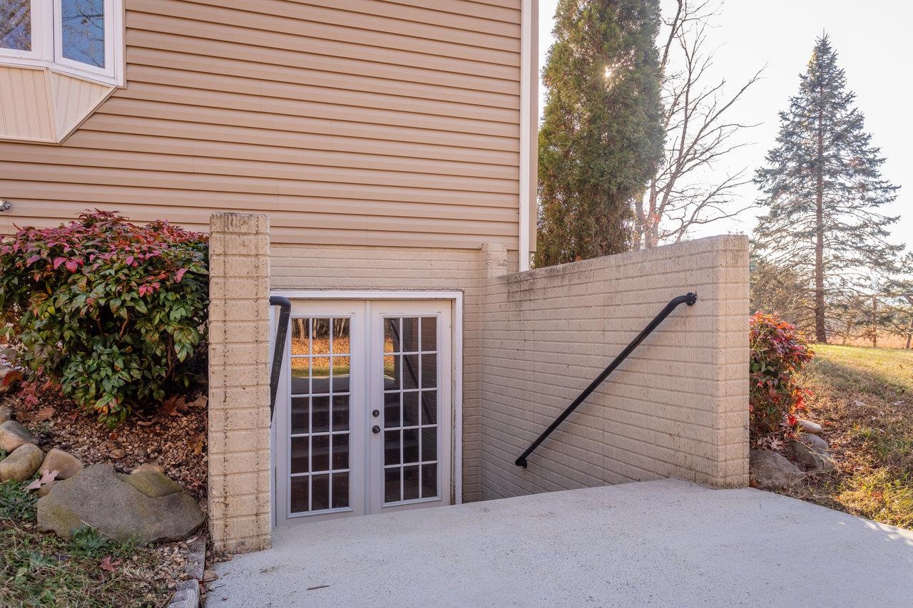 987 RIVERSIDE DR, LURAY, Virginia 22835, 3 Bedrooms Bedrooms, ,2 BathroomsBathrooms,Residential,987 RIVERSIDE DR,671441 MLS # 671441 987 RIVERSIDE DR, LURAY, Virginia 22835, 3 Bedrooms Bedrooms, ,2 BathroomsBathrooms,Residential,987 RIVERSIDE DR,671441 MLS # 671441