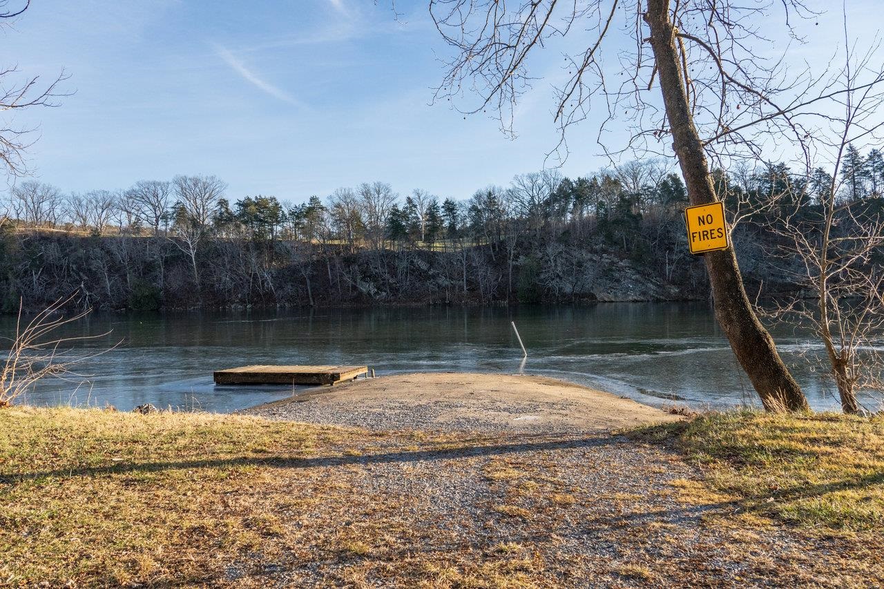 987 RIVERSIDE DR, LURAY, Virginia 22835, 3 Bedrooms Bedrooms, ,2 BathroomsBathrooms,Residential,987 RIVERSIDE DR,671441 MLS # 671441