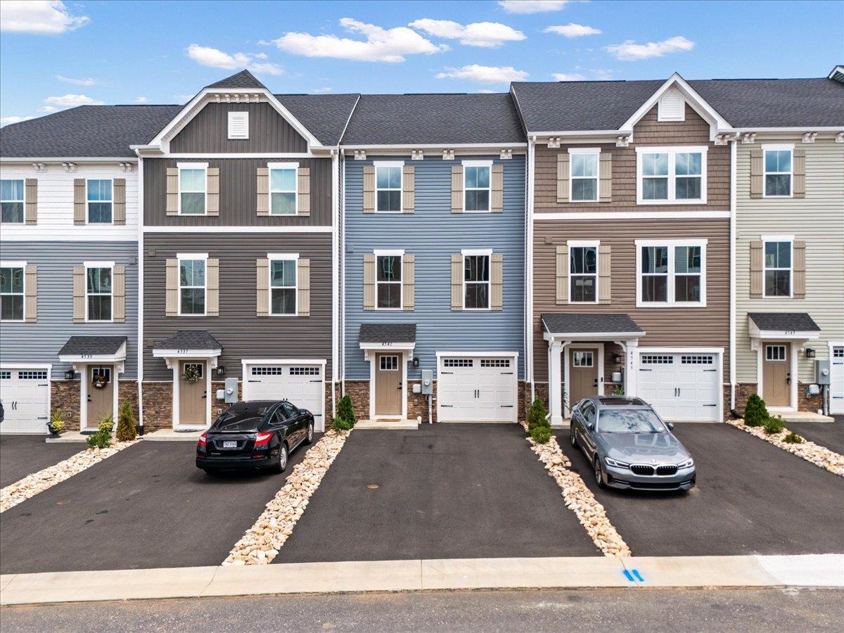 4541 DRYSDALE ST, ROCKINGHAM, Virginia 22801, 3 Bedrooms Bedrooms, ,2 BathroomsBathrooms,Residential,4541 DRYSDALE ST,671444 MLS # 671444 4541 DRYSDALE ST, ROCKINGHAM, Virginia 22801, 3 Bedrooms Bedrooms, ,2 BathroomsBathrooms,Residential,4541 DRYSDALE ST,671444 MLS # 671444