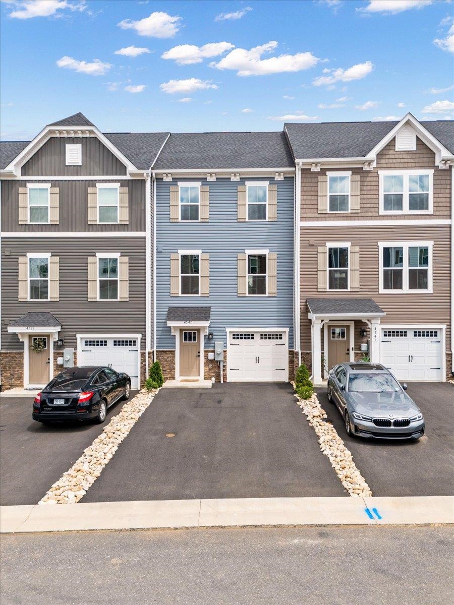 4541 DRYSDALE ST, ROCKINGHAM, Virginia 22801, 3 Bedrooms Bedrooms, ,2 BathroomsBathrooms,Residential,4541 DRYSDALE ST,671444 MLS # 671444 4541 DRYSDALE ST, ROCKINGHAM, Virginia 22801, 3 Bedrooms Bedrooms, ,2 BathroomsBathrooms,Residential,4541 DRYSDALE ST,671444 MLS # 671444