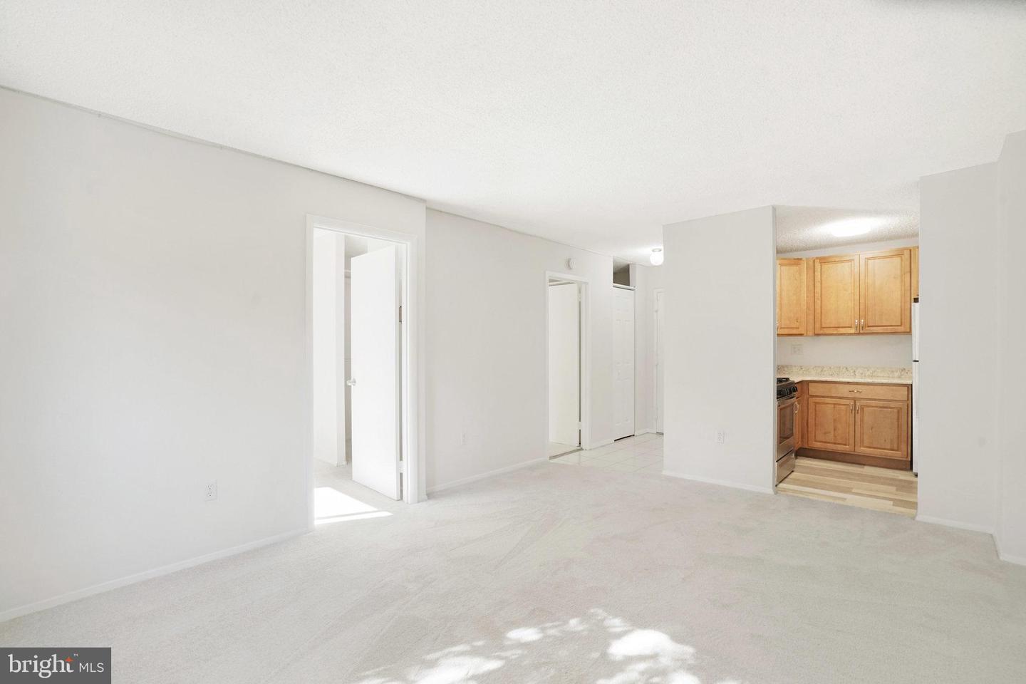 1225 MARTHA CUSTIS DR #203, ALEXANDRIA, Virginia 22302, 1 Bedroom Bedrooms, ,1 BathroomBathrooms,Residential,For sale,1225 MARTHA CUSTIS DR #203,VAAX2050714 MLS # VAAX2050714