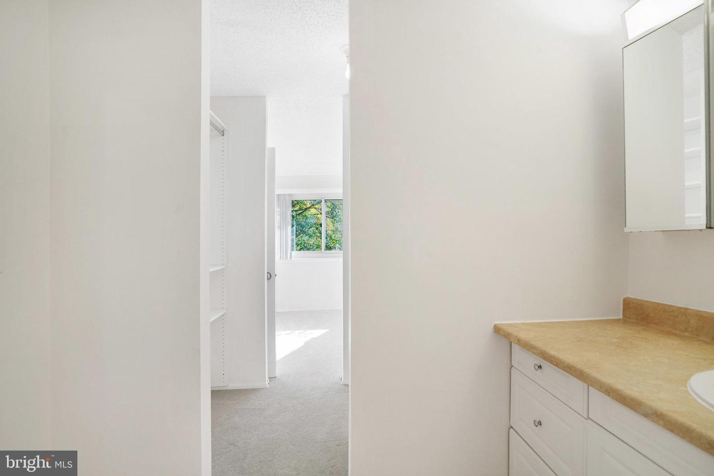 1225 MARTHA CUSTIS DR #203, ALEXANDRIA, Virginia 22302, 1 Bedroom Bedrooms, ,1 BathroomBathrooms,Residential,For sale,1225 MARTHA CUSTIS DR #203,VAAX2050714 MLS # VAAX2050714