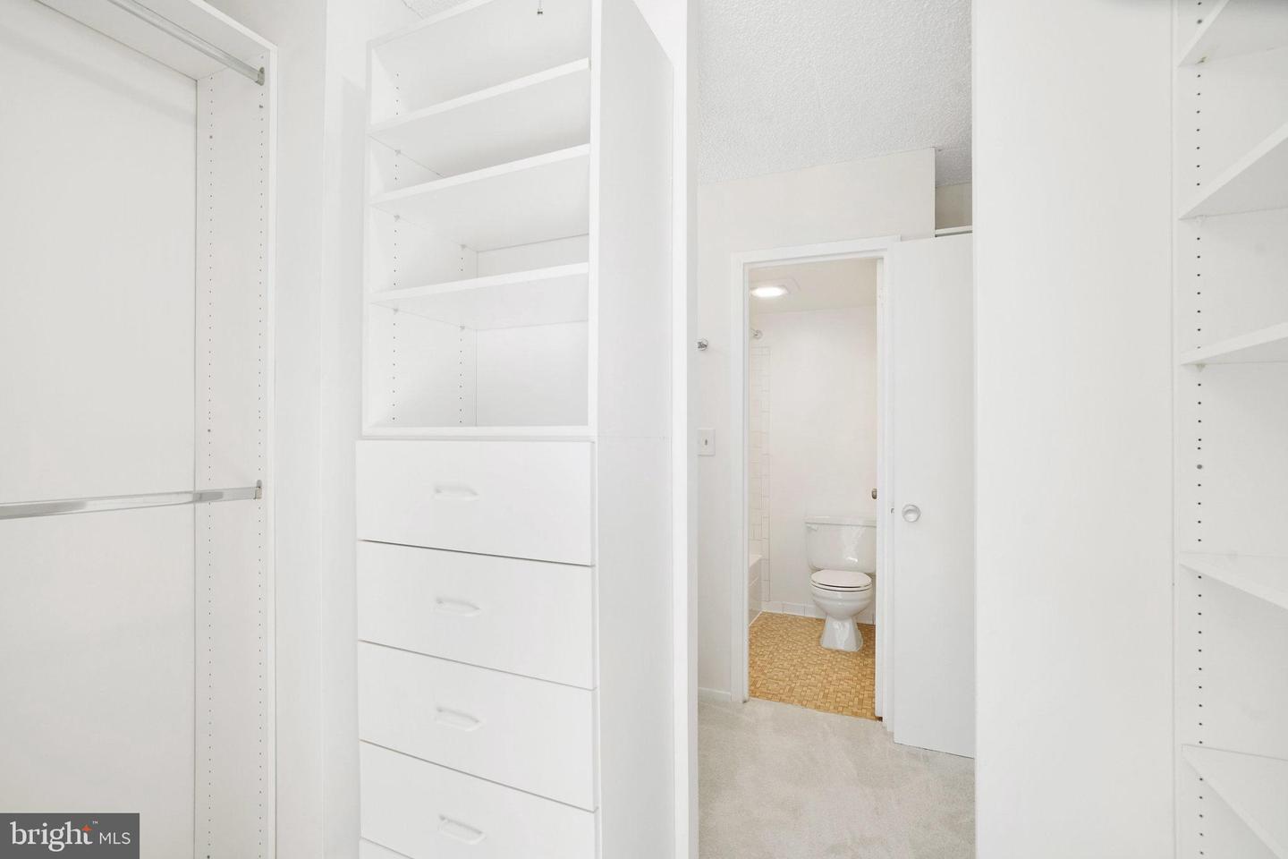 1225 MARTHA CUSTIS DR #203, ALEXANDRIA, Virginia 22302, 1 Bedroom Bedrooms, ,1 BathroomBathrooms,Residential,For sale,1225 MARTHA CUSTIS DR #203,VAAX2050714 MLS # VAAX2050714