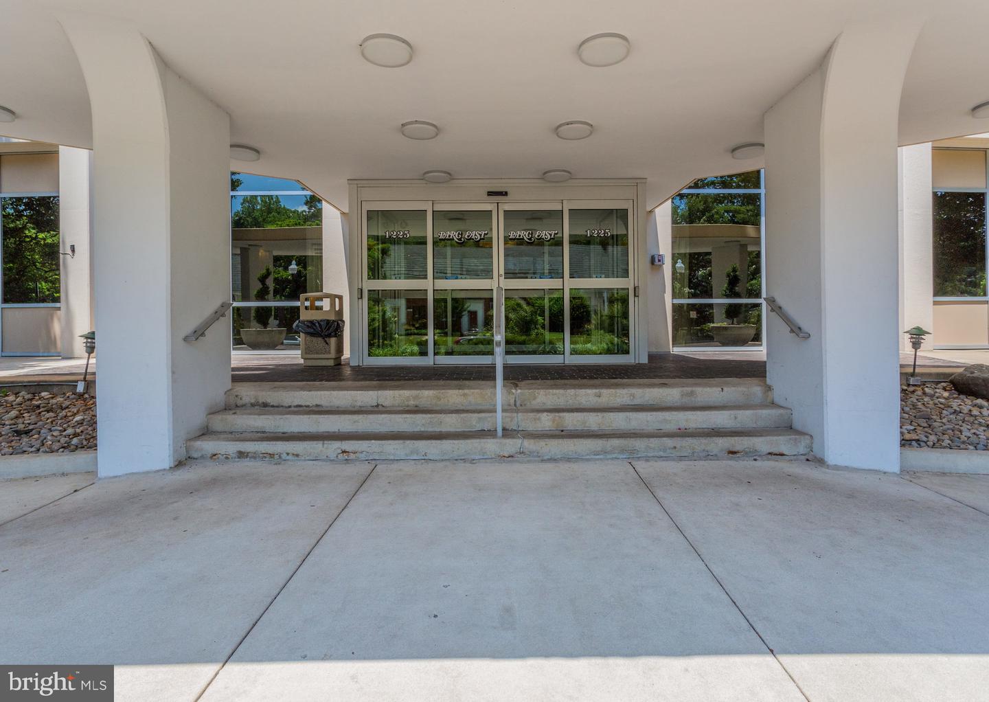 1225 MARTHA CUSTIS DR #203, ALEXANDRIA, Virginia 22302, 1 Bedroom Bedrooms, ,1 BathroomBathrooms,Residential,For sale,1225 MARTHA CUSTIS DR #203,VAAX2050714 MLS # VAAX2050714